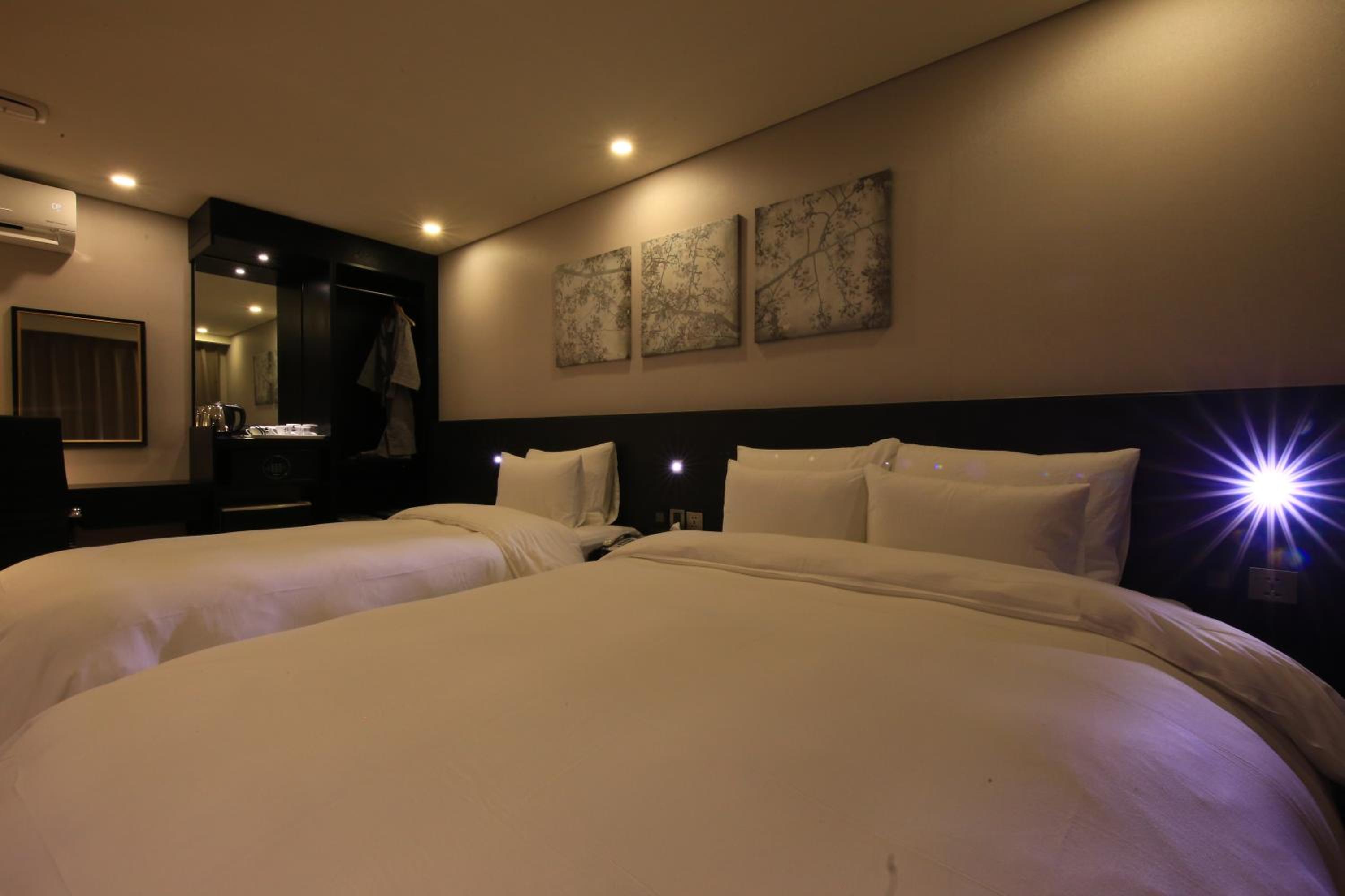 Deluxe Twin Room - Photo 5