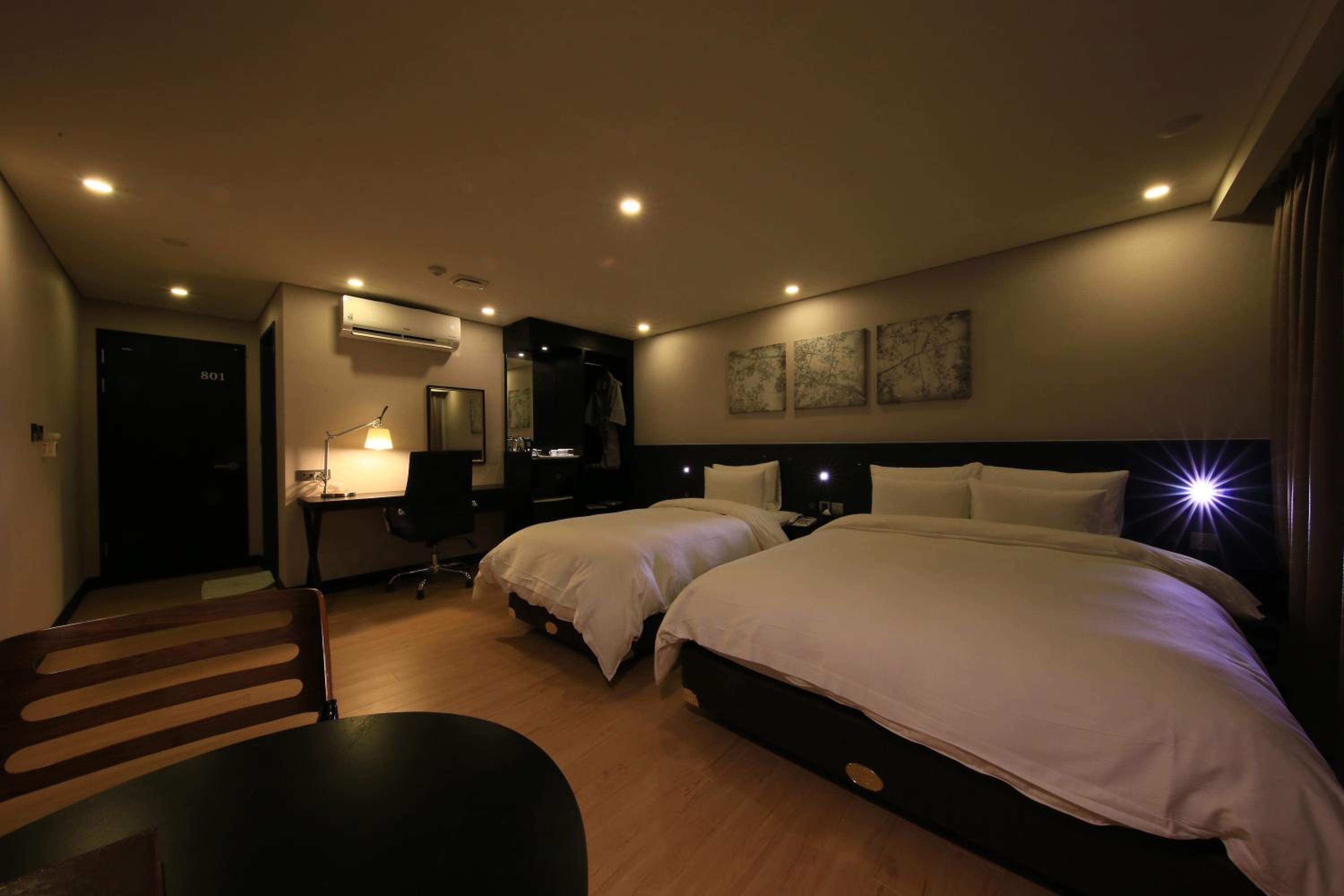 Deluxe Twin Room - Photo 1