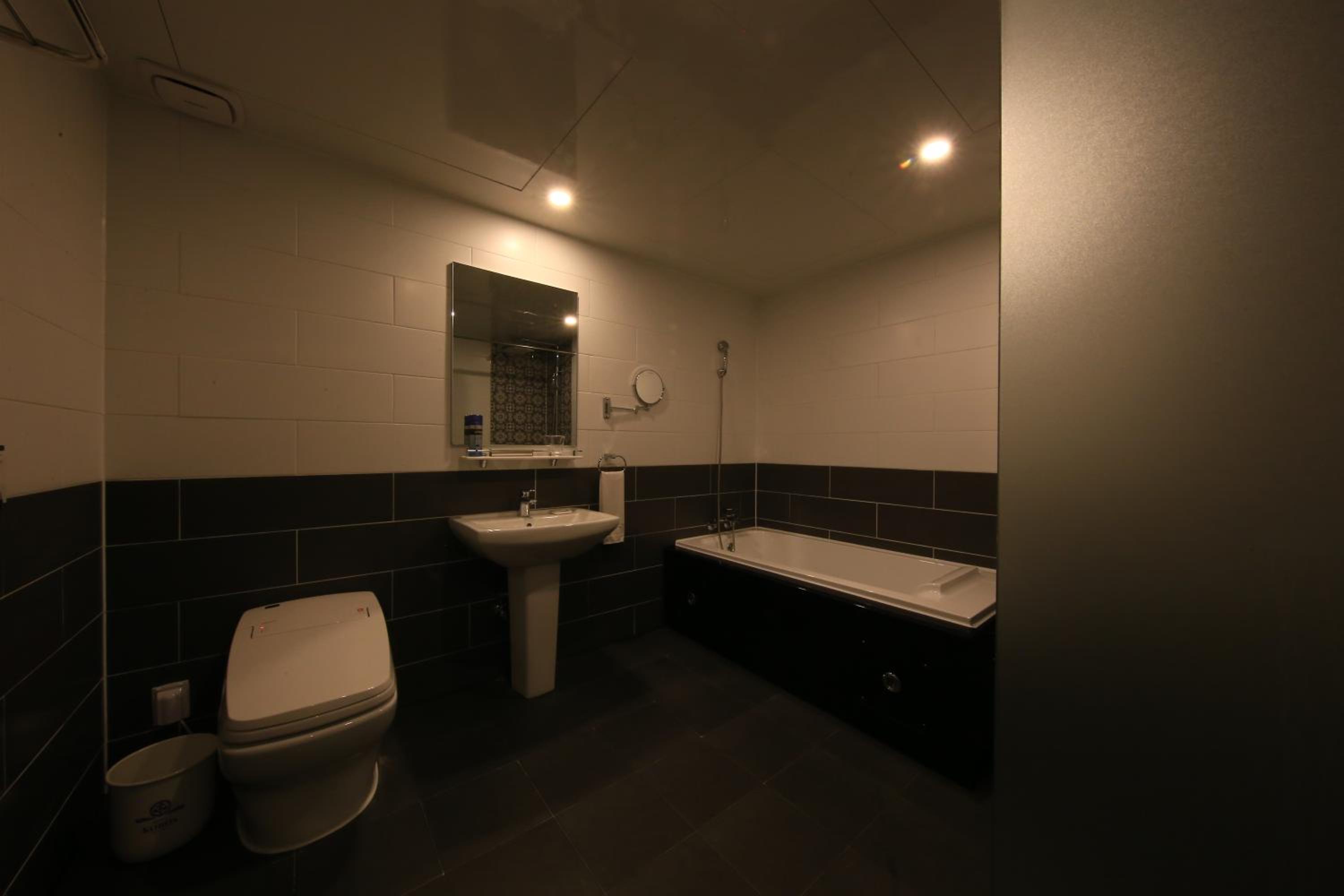 Standard Twin Room - Photo 6