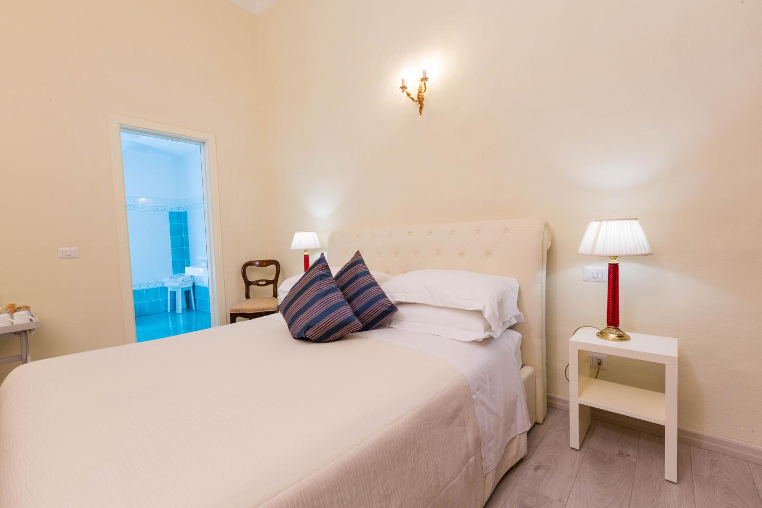 Standard Double Room photo 2