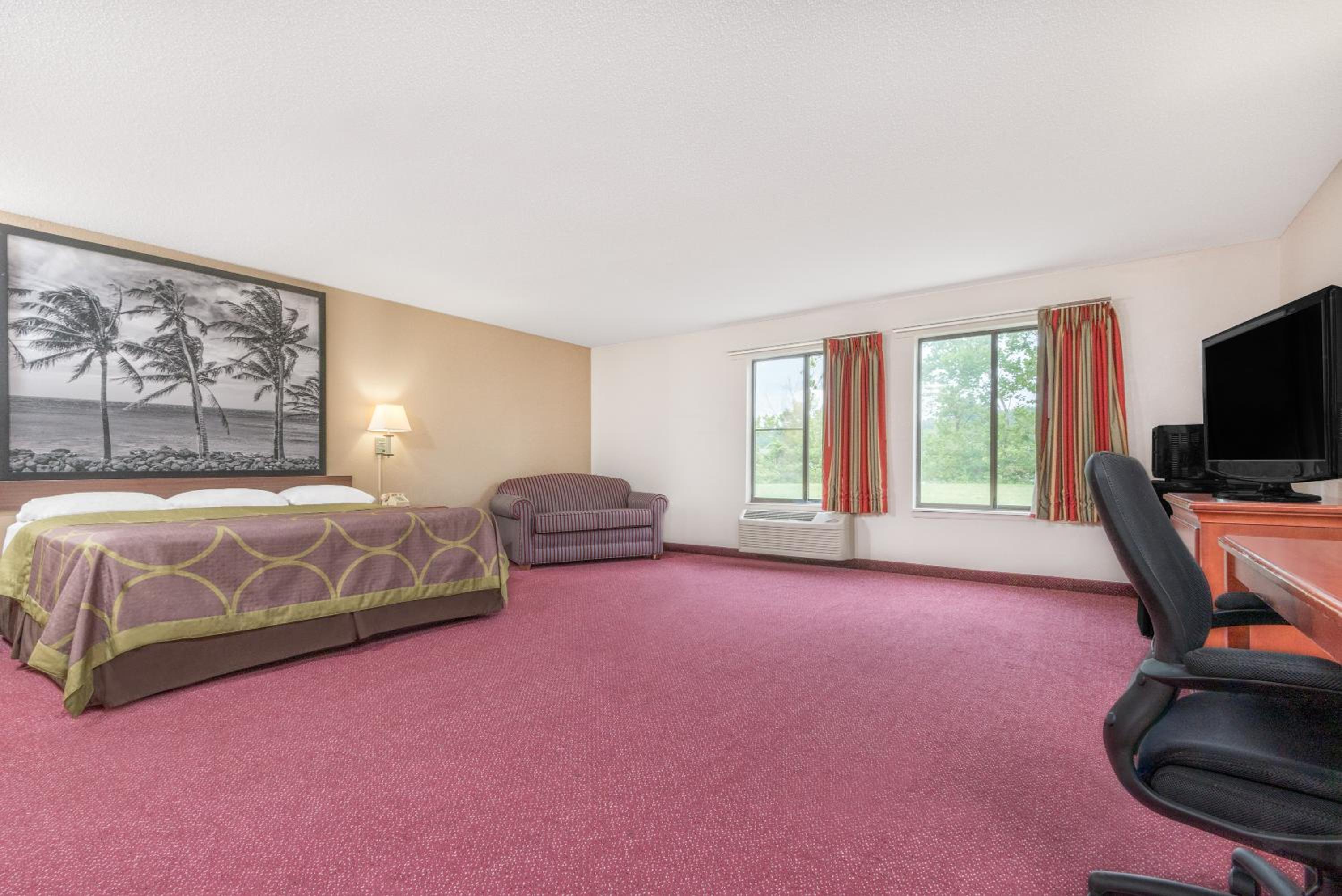 King Suite - Non-Smoking photo 3