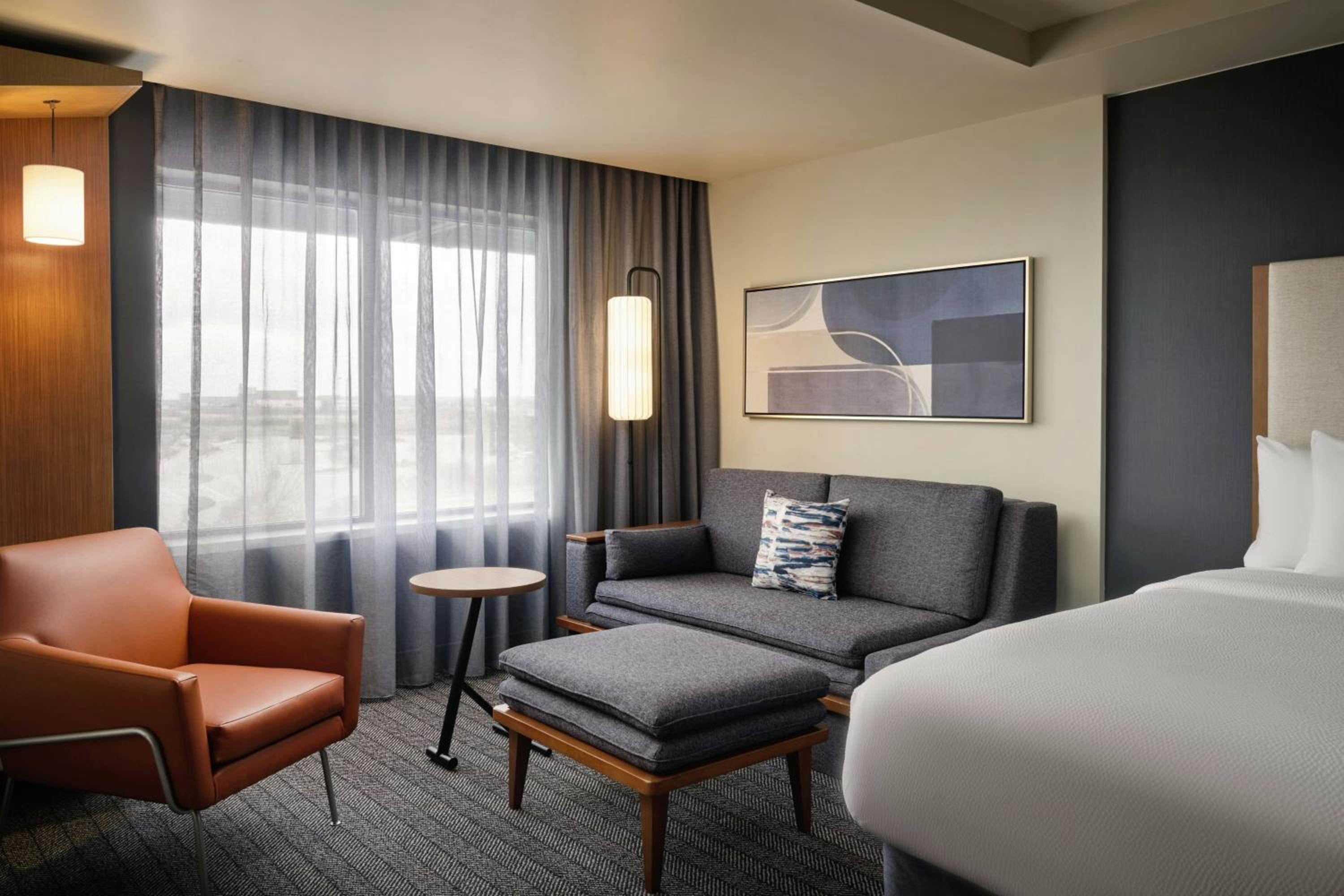 Queen Room with Two Queen Beds, Bathtub and Sofa Bed - Mobility Access/Hearing Accessible