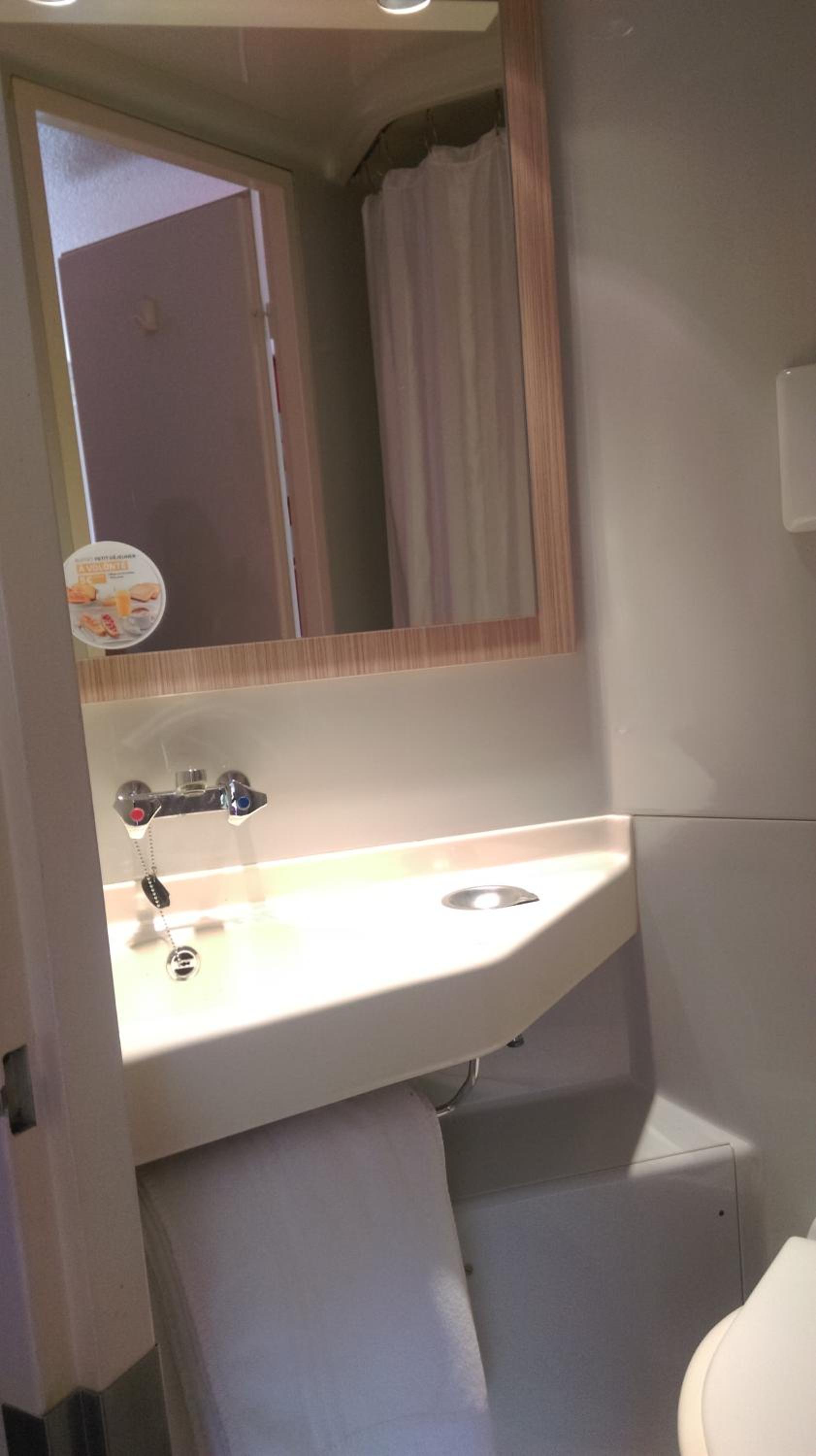 Double Room - Photo 7