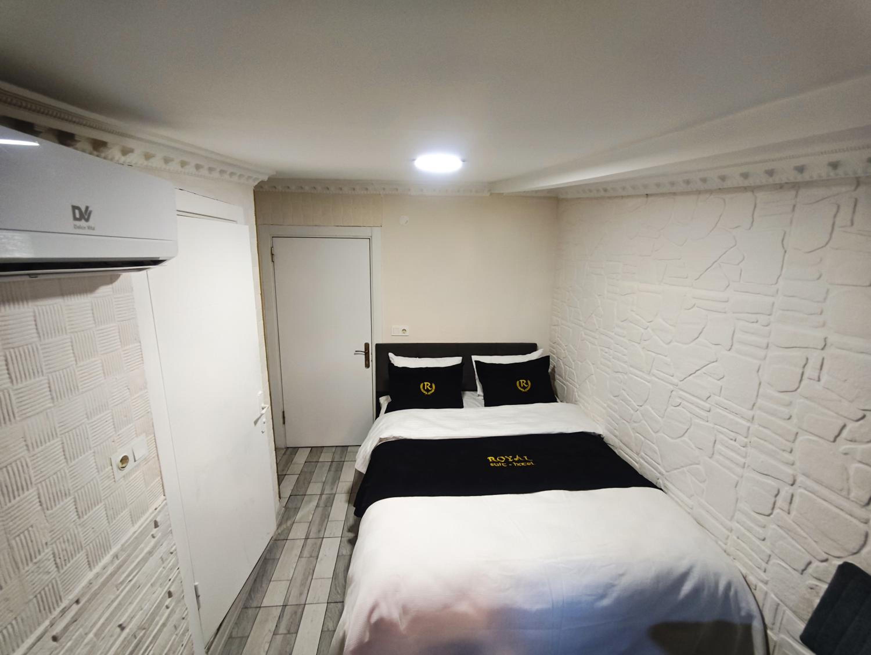 Budget Double Room photo 1