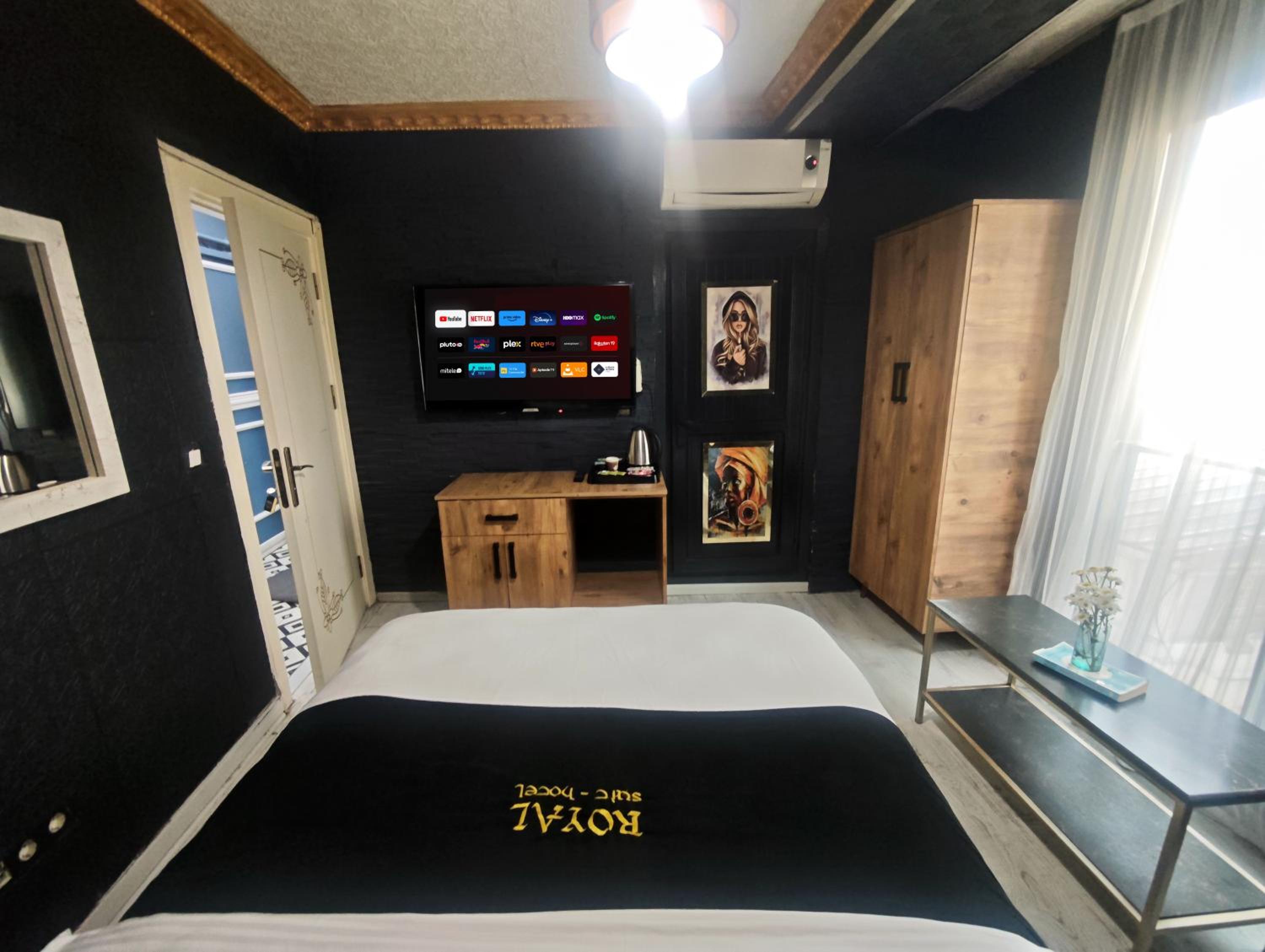 Deluxe Double Room photo 2