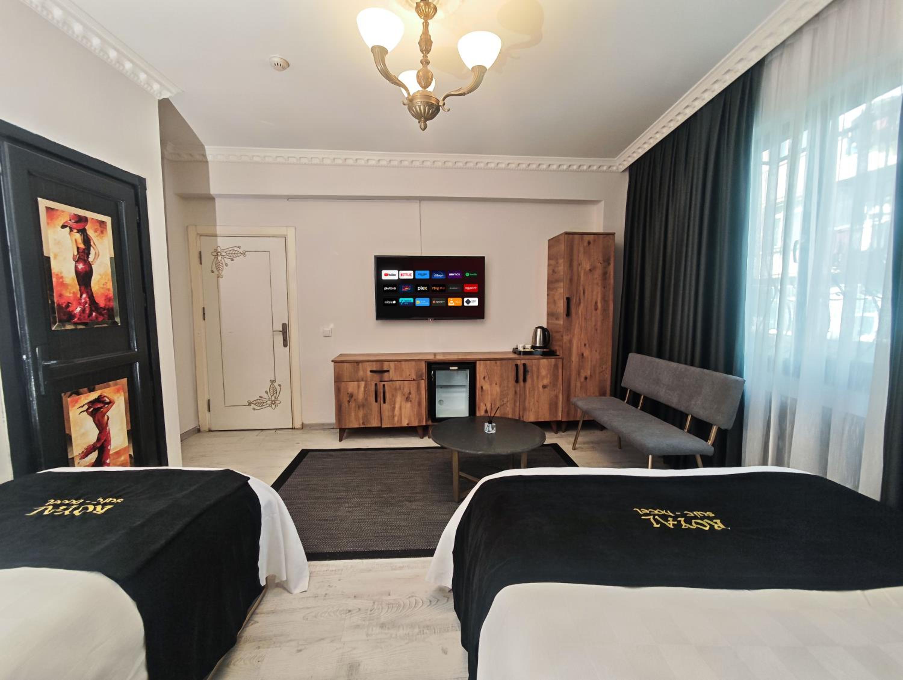 Deluxe Quadruple Room photo 2