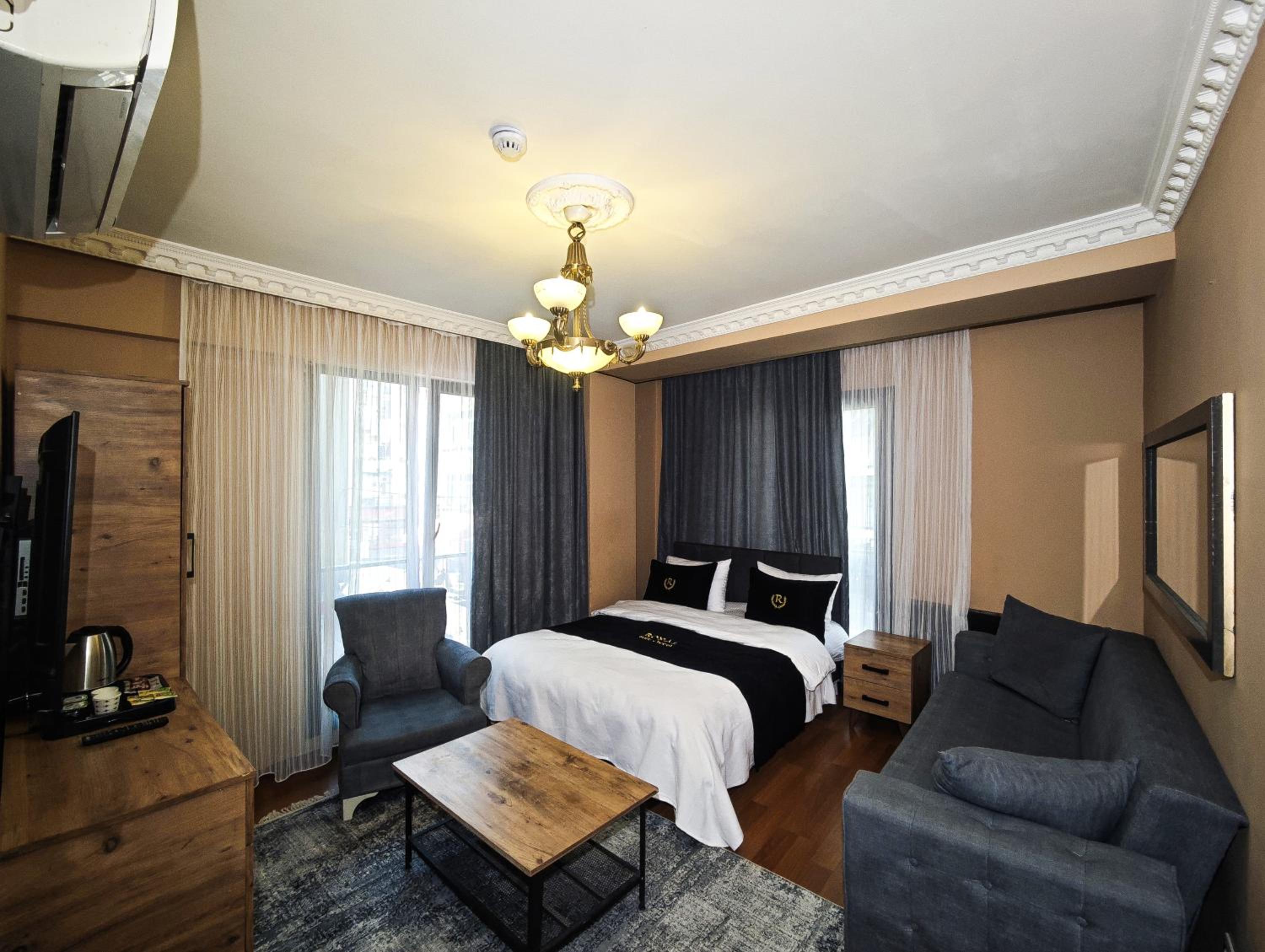 Deluxe Triple Room photo 3
