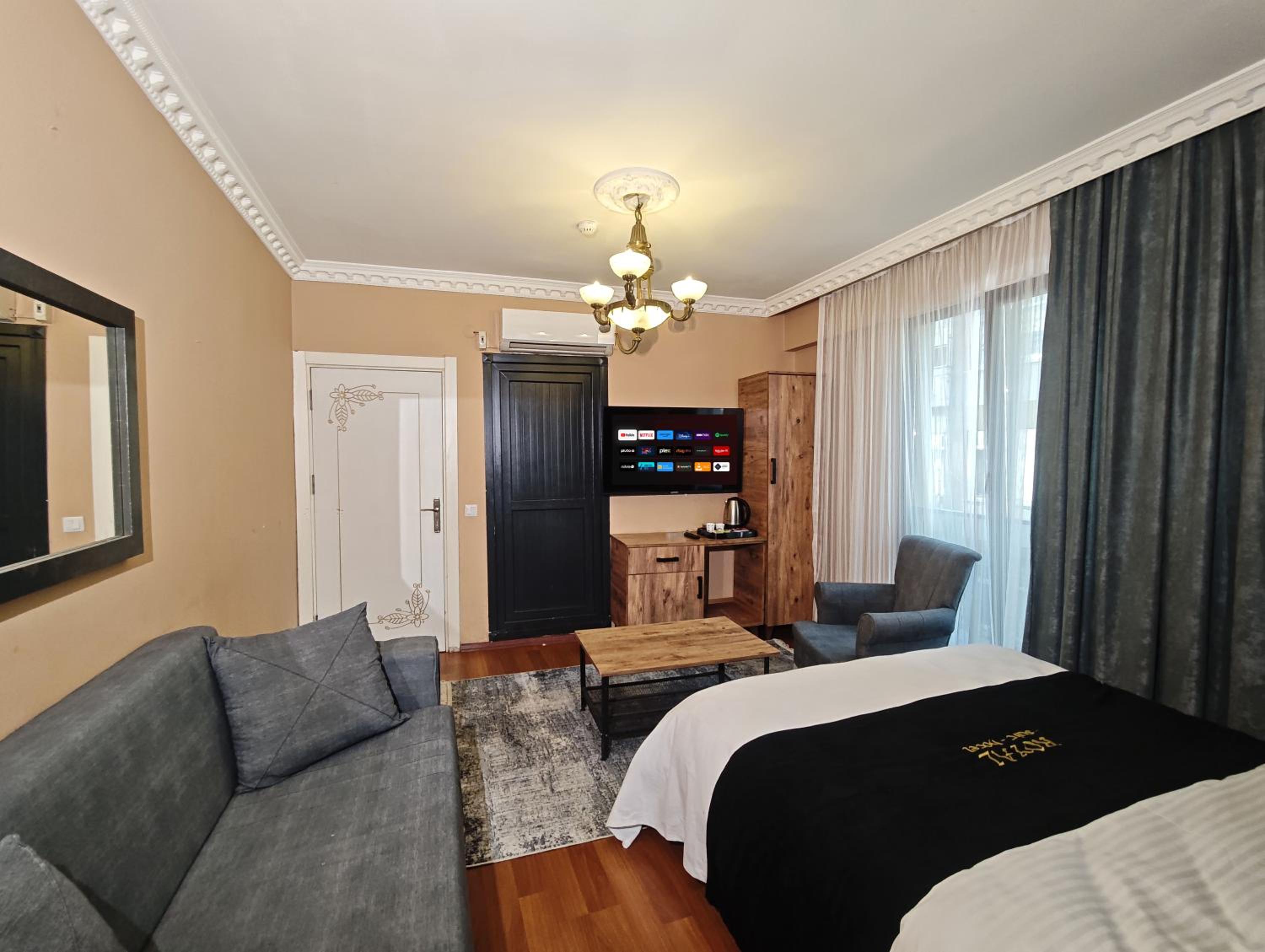 Deluxe Triple Room photo 2