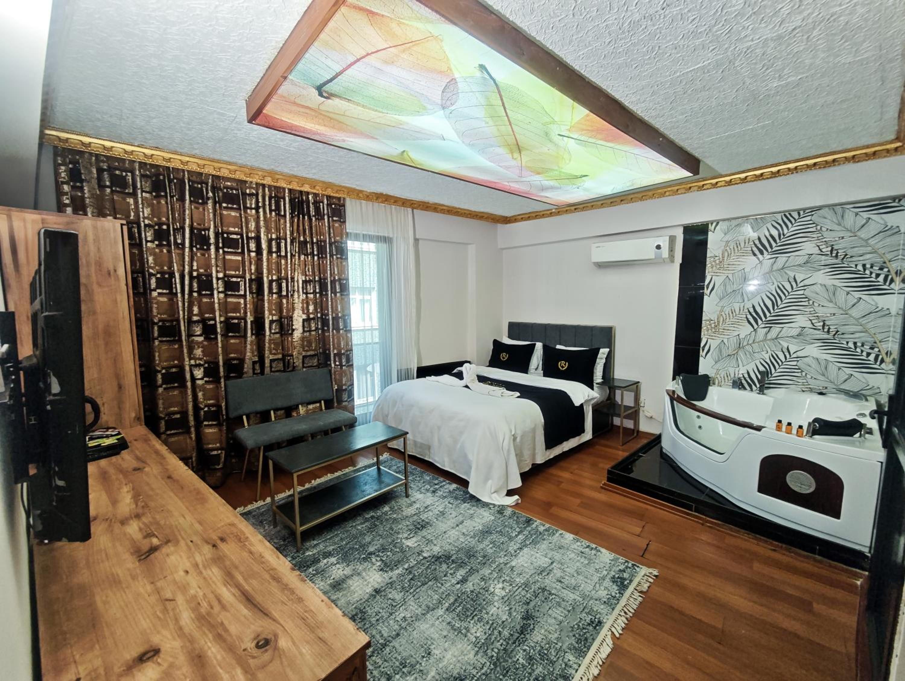 Superior King Room photo 1