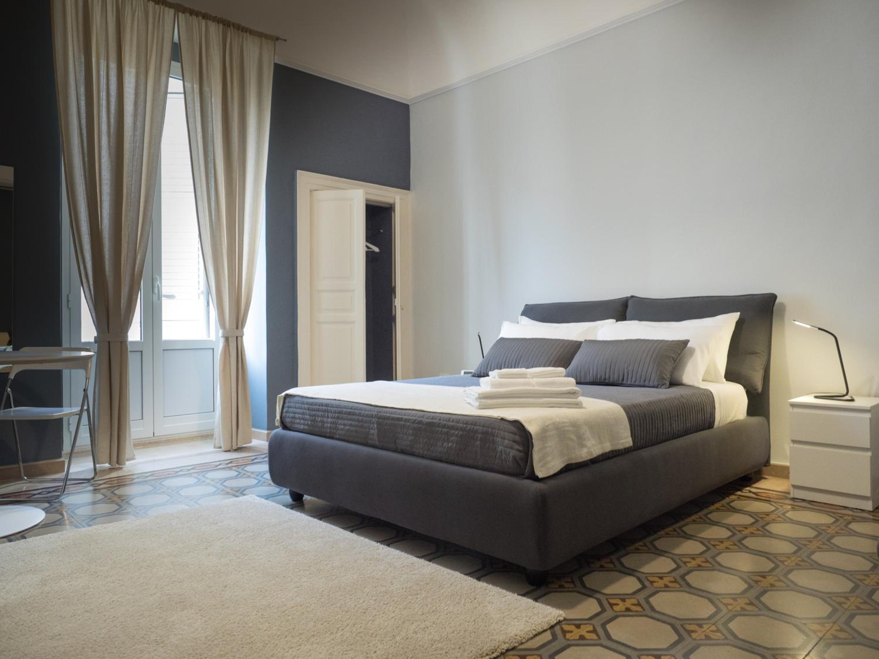 Deluxe Double Room with Balcony photo 2