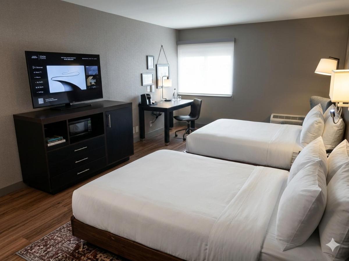 Queen Room with Two Queen Beds photo 3