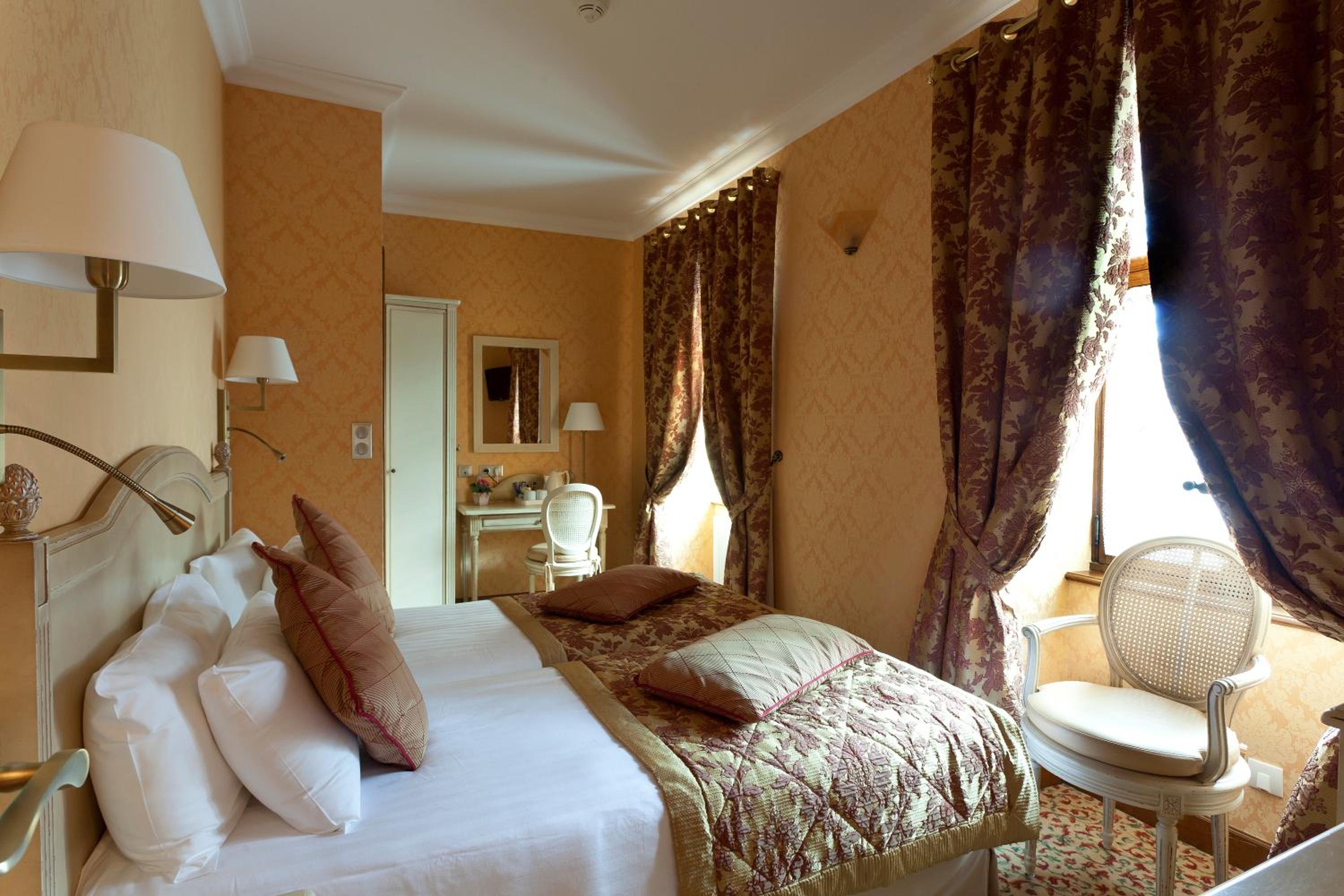 Twin Room - Photo 1