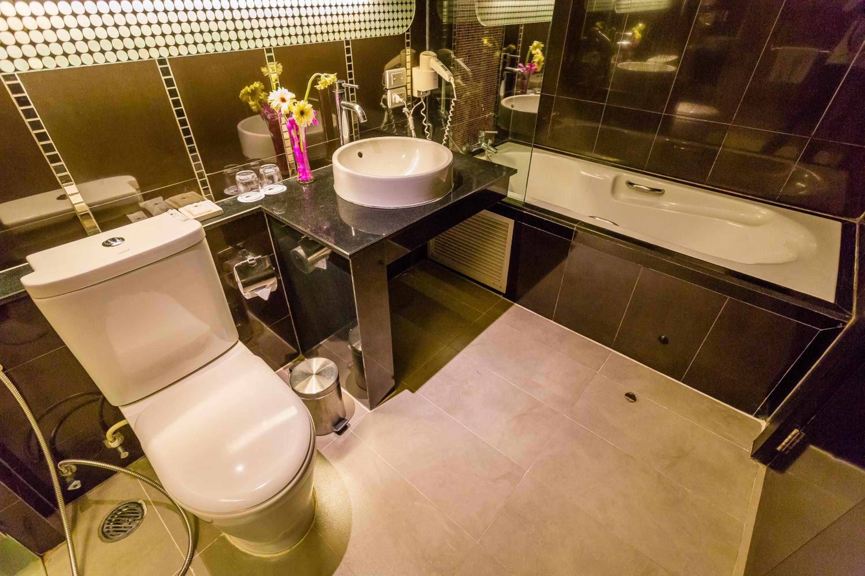 Grand Deluxe Twin Room with Pool View