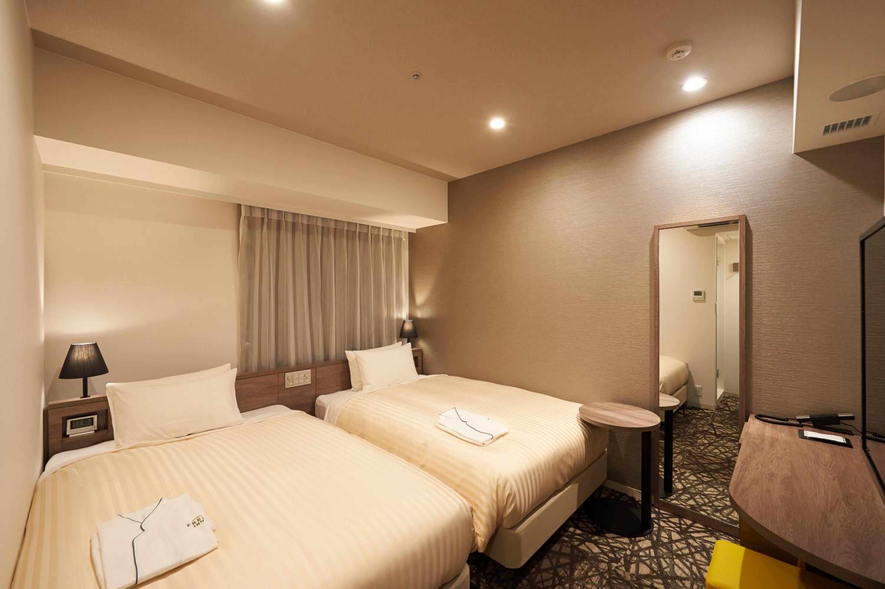 Standard Twin Room - Non-Smoking photo 1