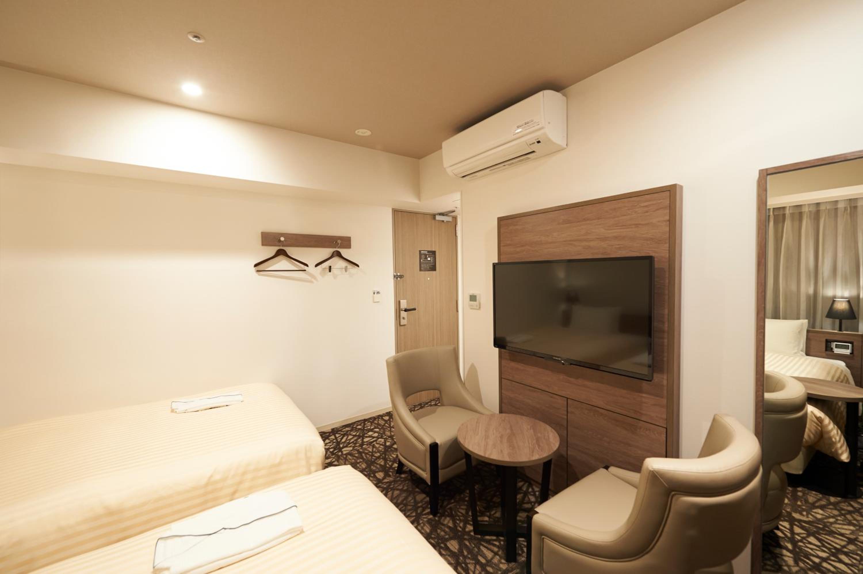 Deluxe Twin Room - Smoking photo 3