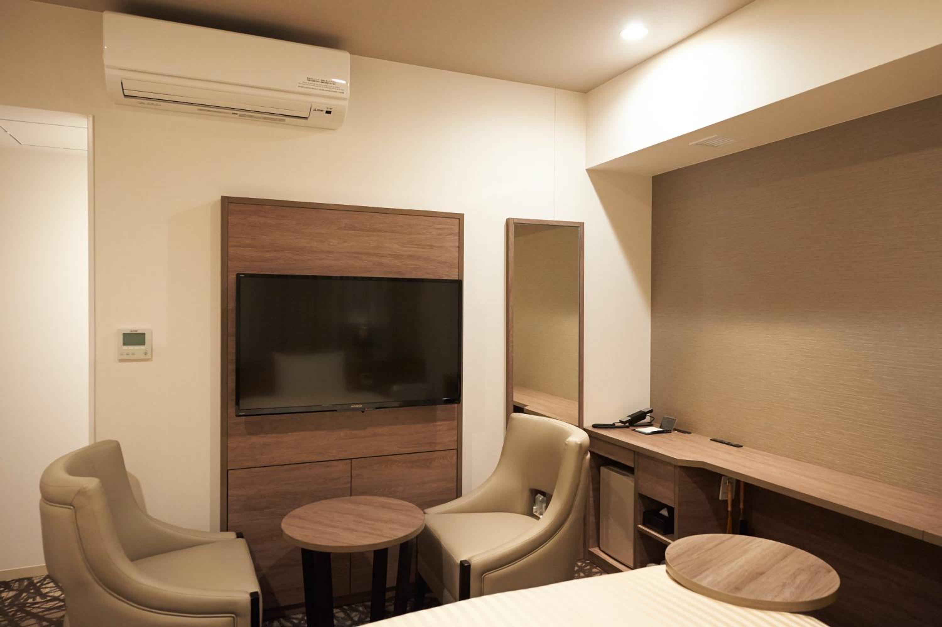 Deluxe Twin Room - Non-Smoking photo 3