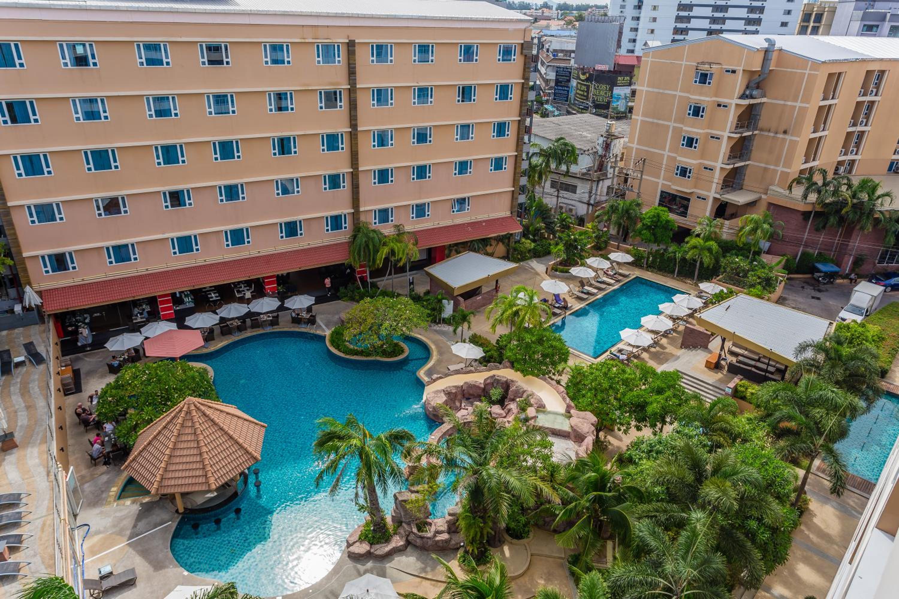 Grand Deluxe Twin Room with Pool View