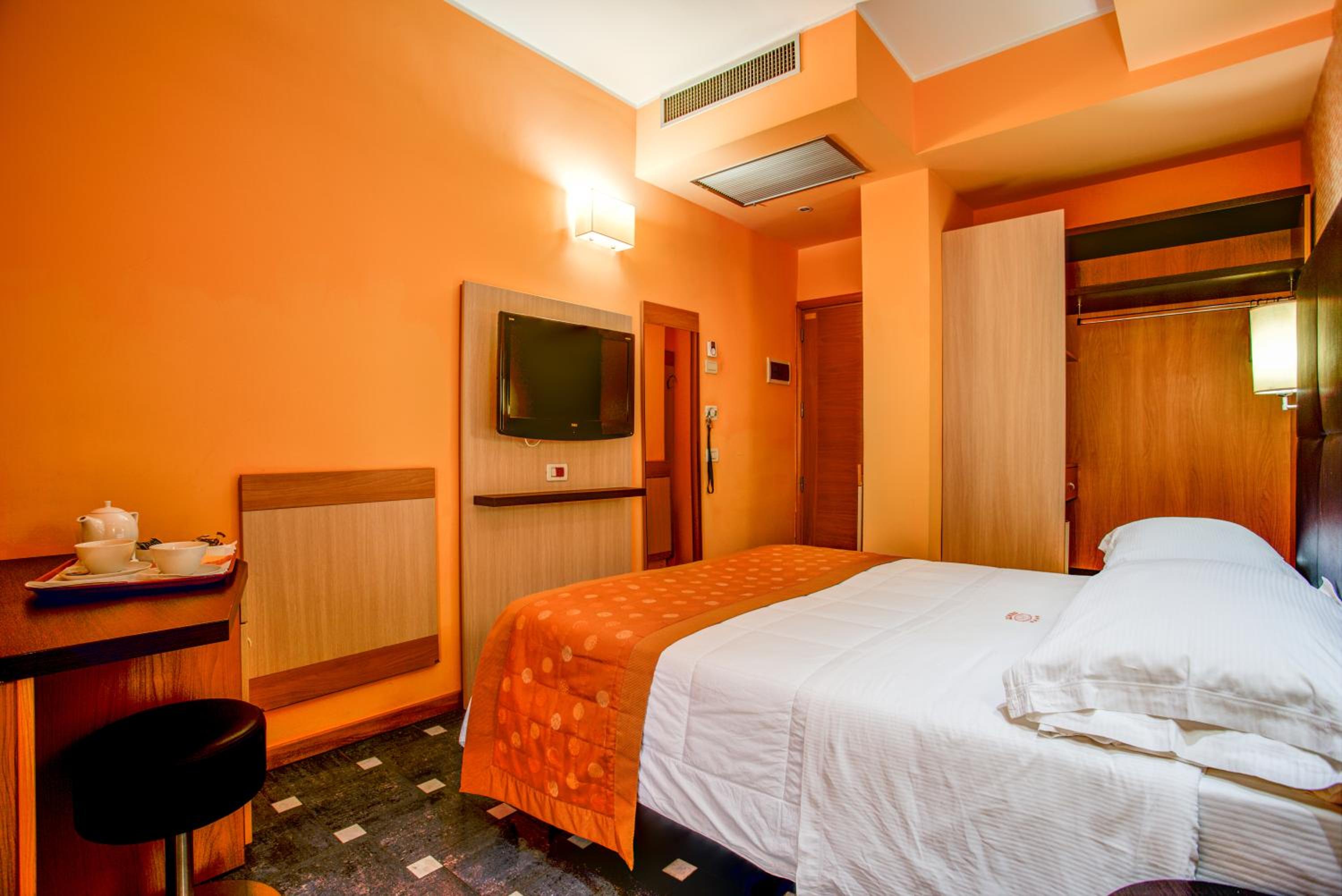 Comfort Double Room with Balcony - Photo 2
