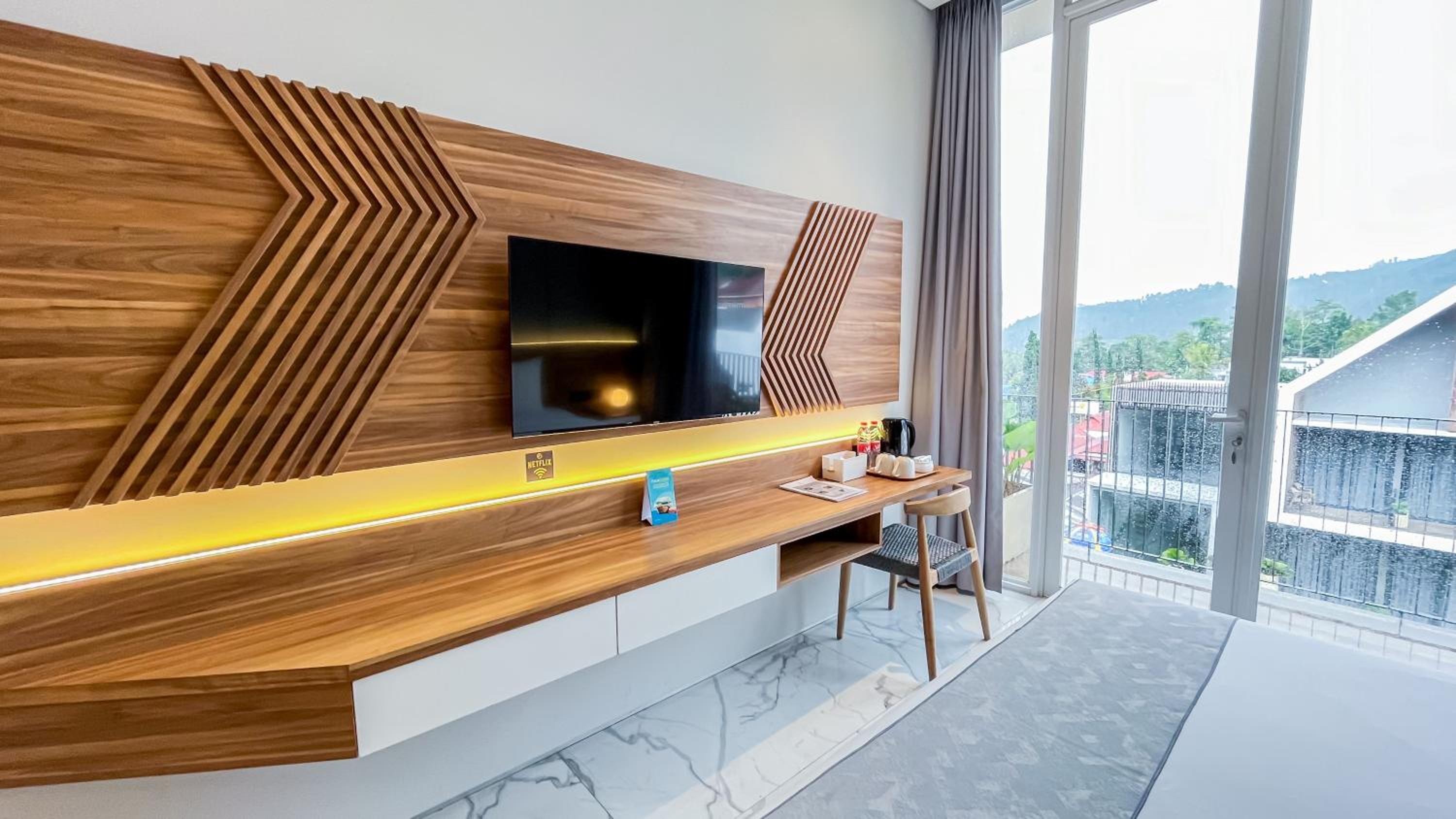 Twin Room with Balcony - Photo 1
