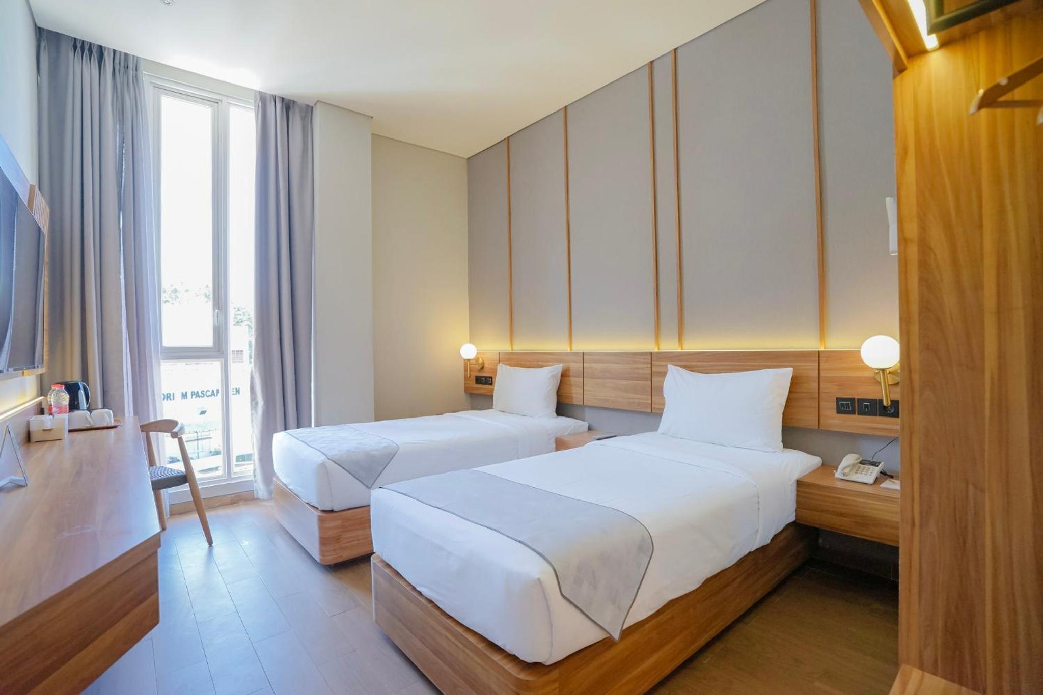Twin Room with Balcony - Photo 2