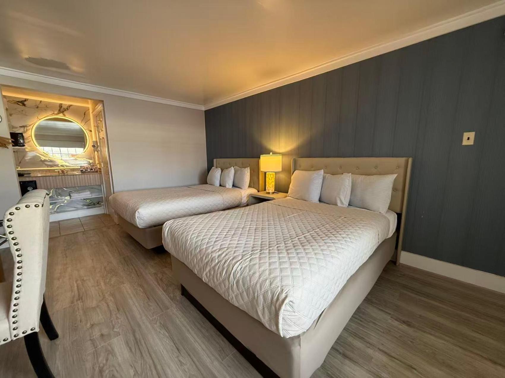 Deluxe Double Room (1 adult + 1 child) photo 3