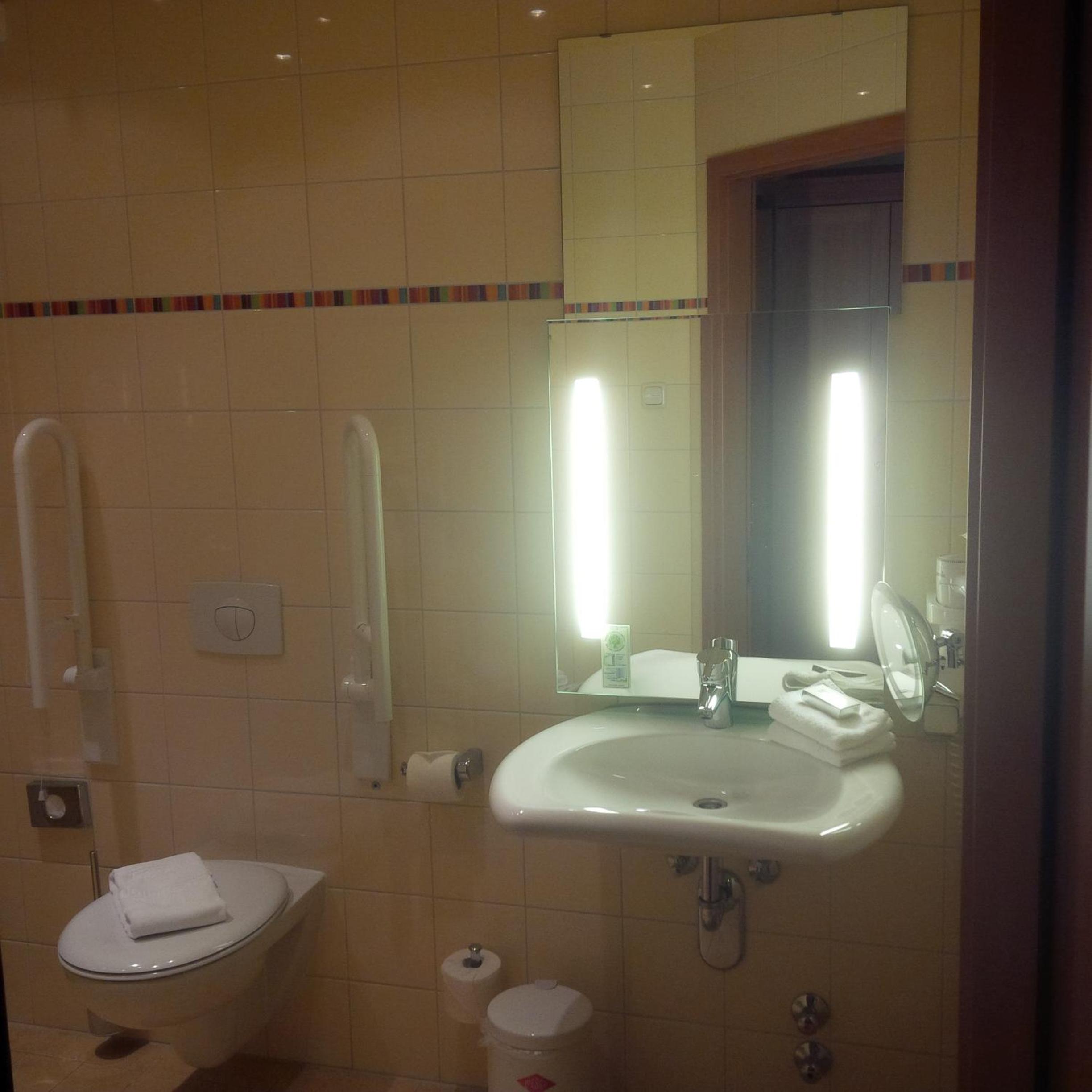 Double Room - Photo 6
