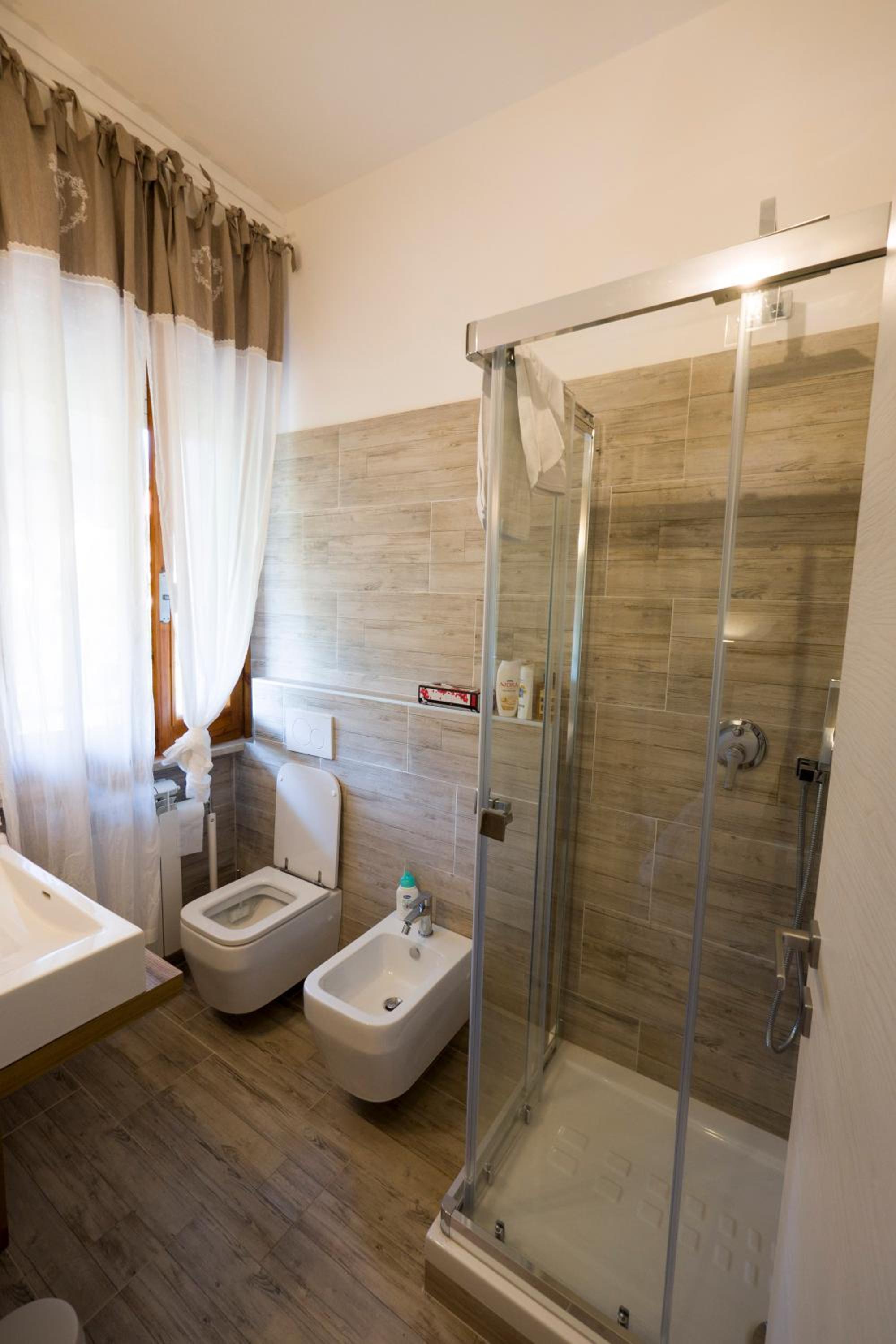 Deluxe Double Room with Balcony - Photo 3
