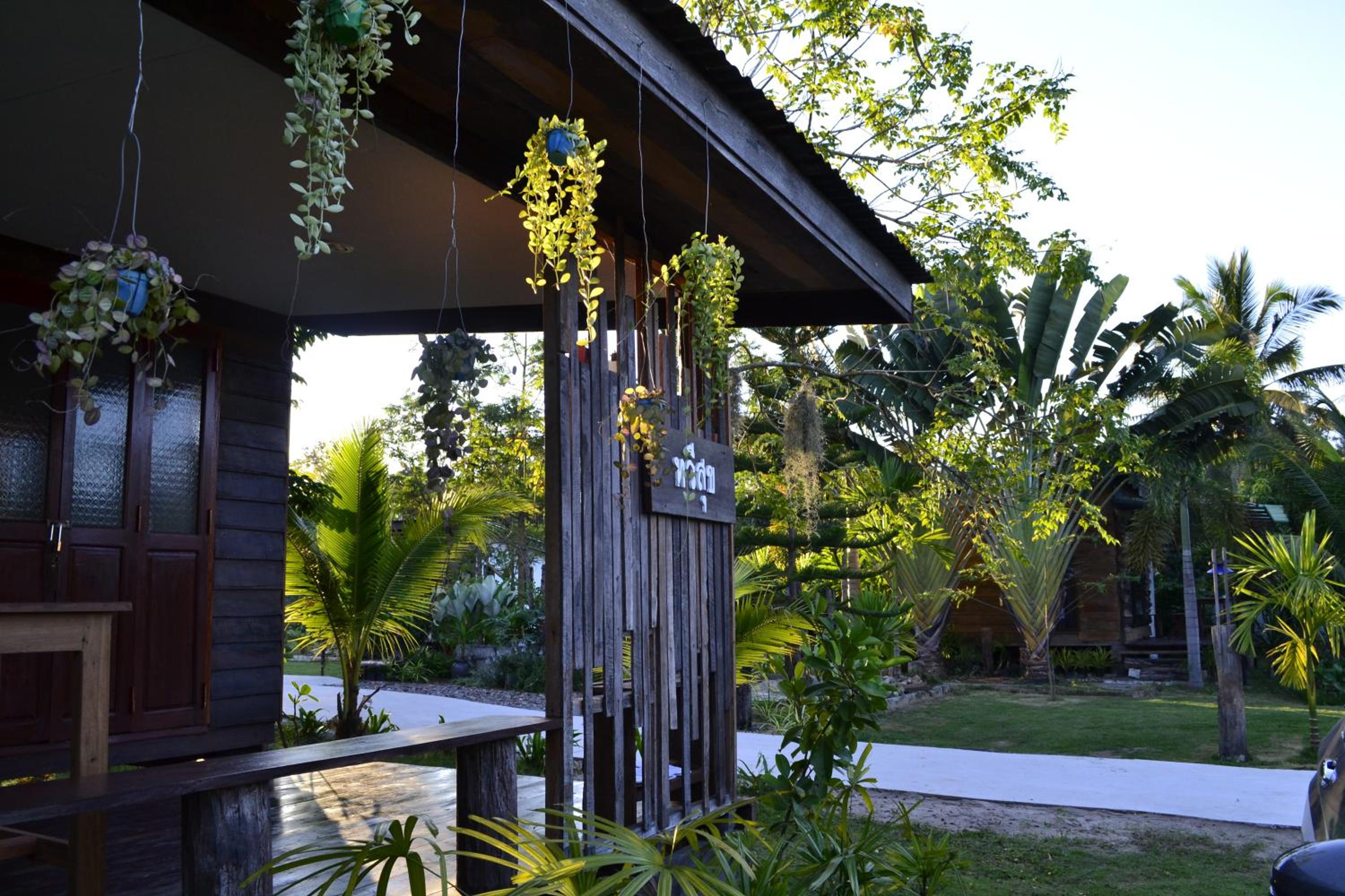 Quadruple Room with Garden View photo 2