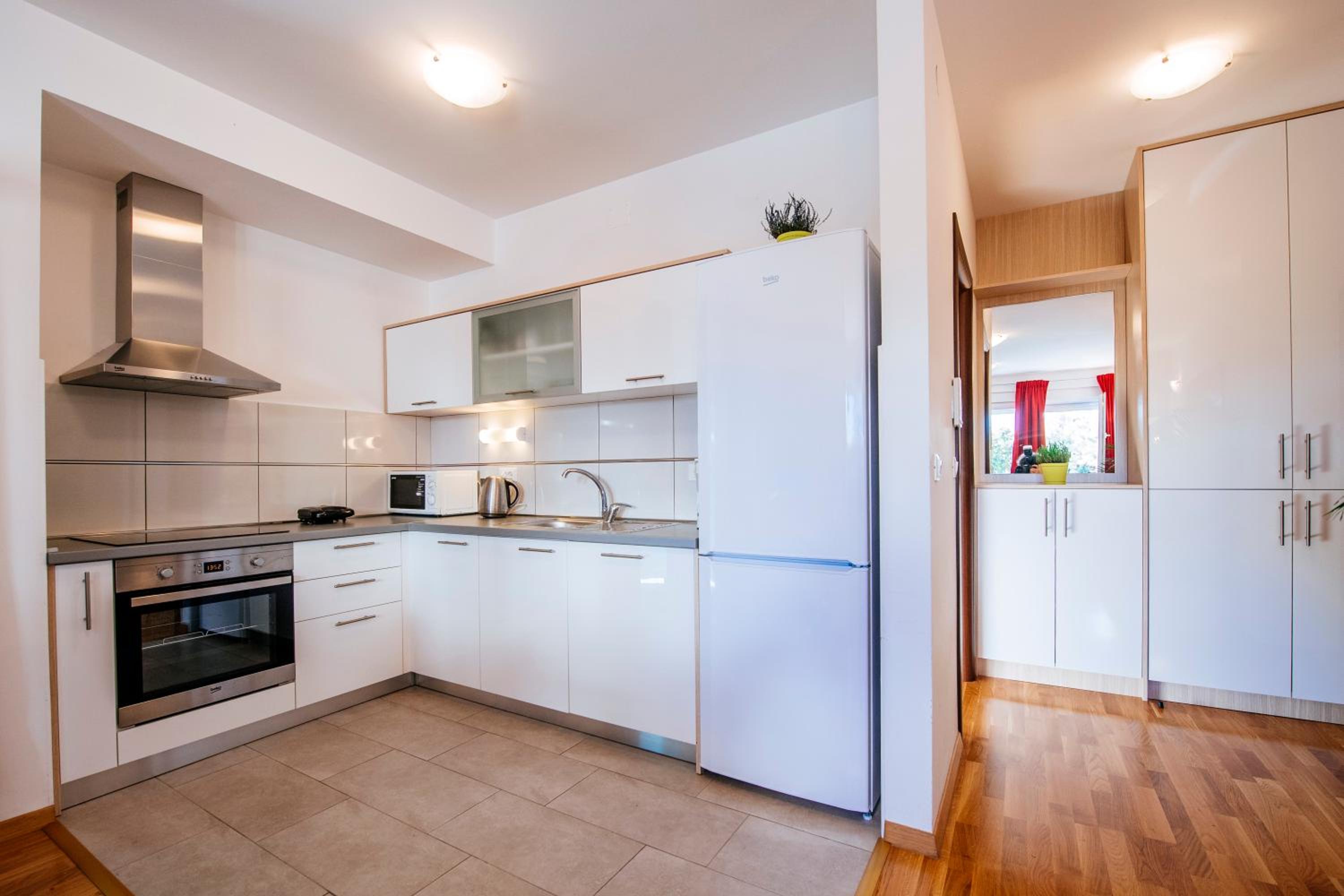 Apartment with Balcony - Photo 8