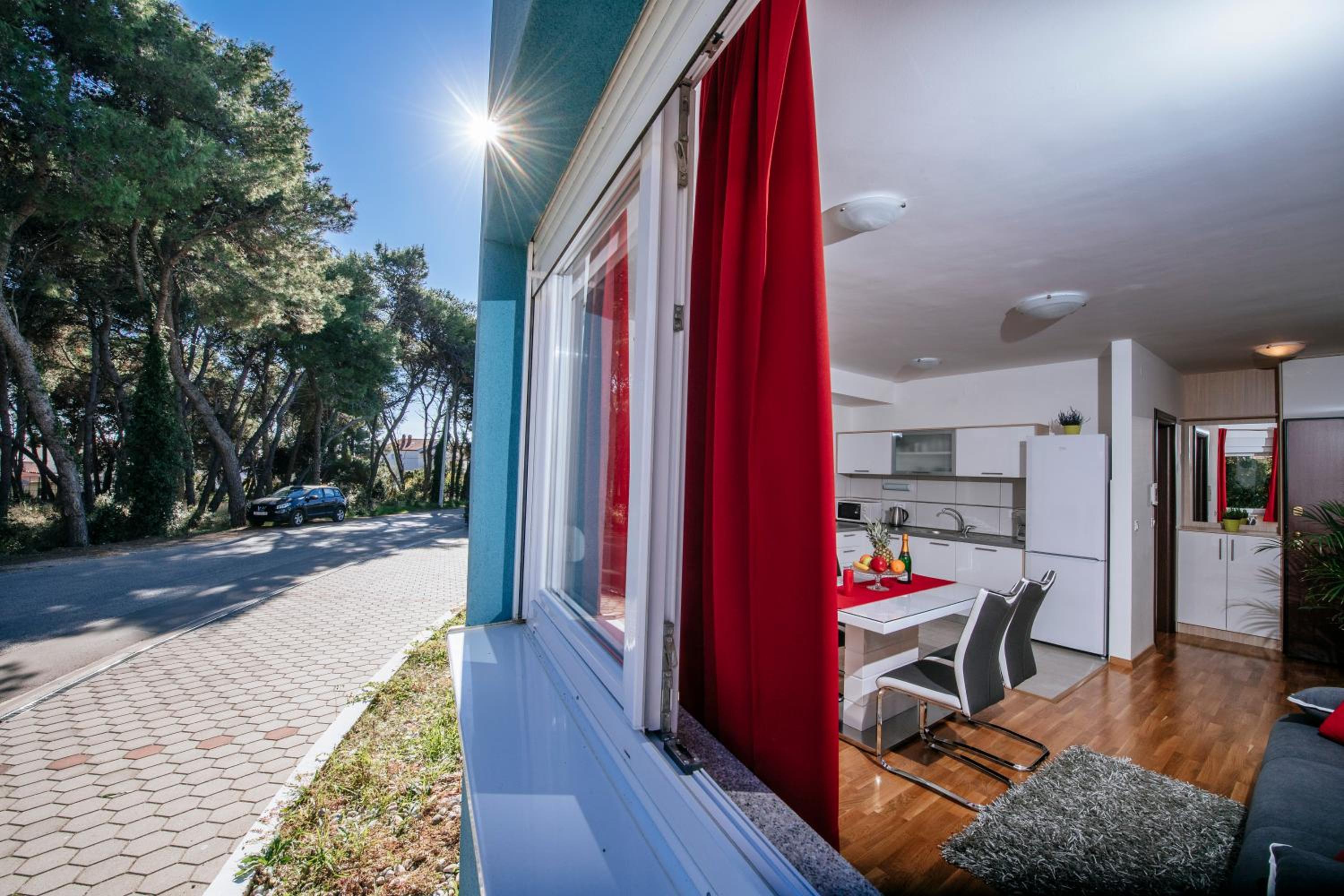 Apartment with Balcony - Photo 17