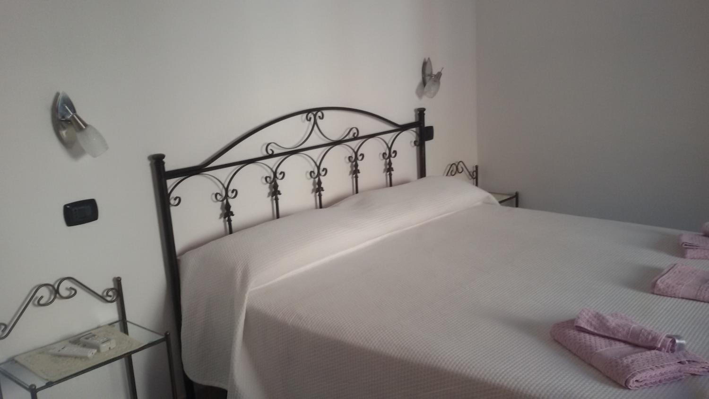 Double Room with Private Bathroom photo 2