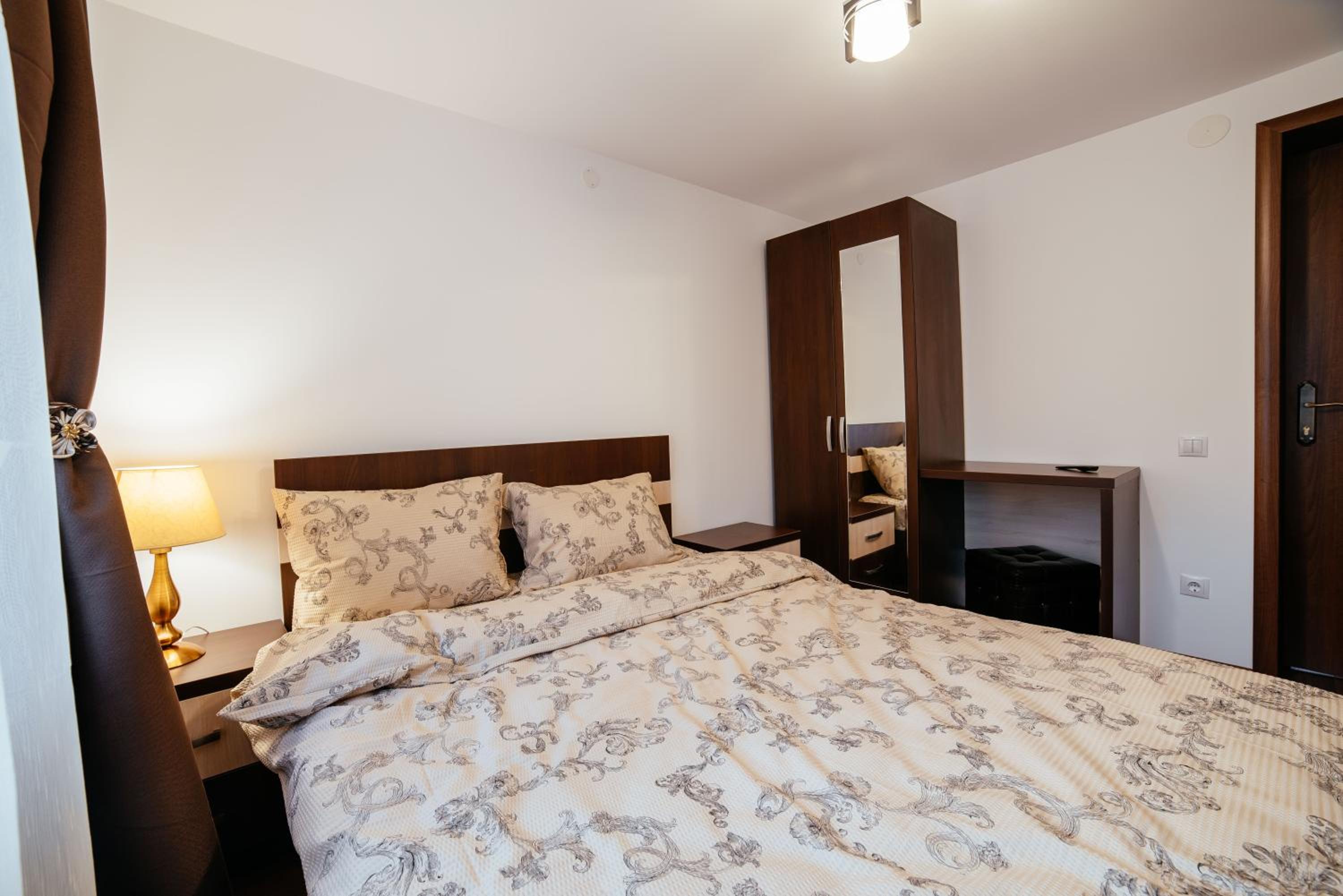 Standard Double Room with Shared Bathroom, photo 7