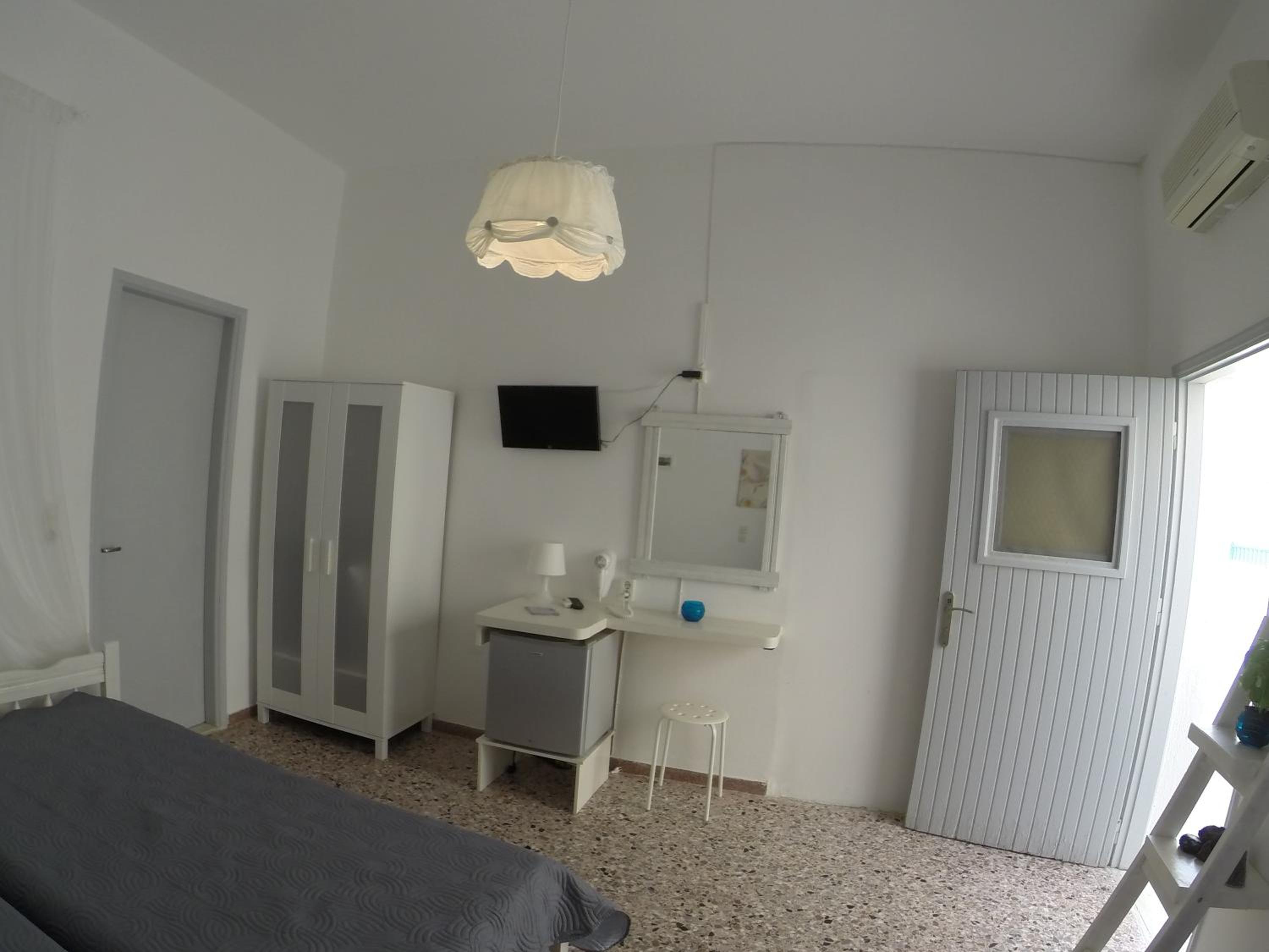 Budget Triple Room - Ground floor photo 2