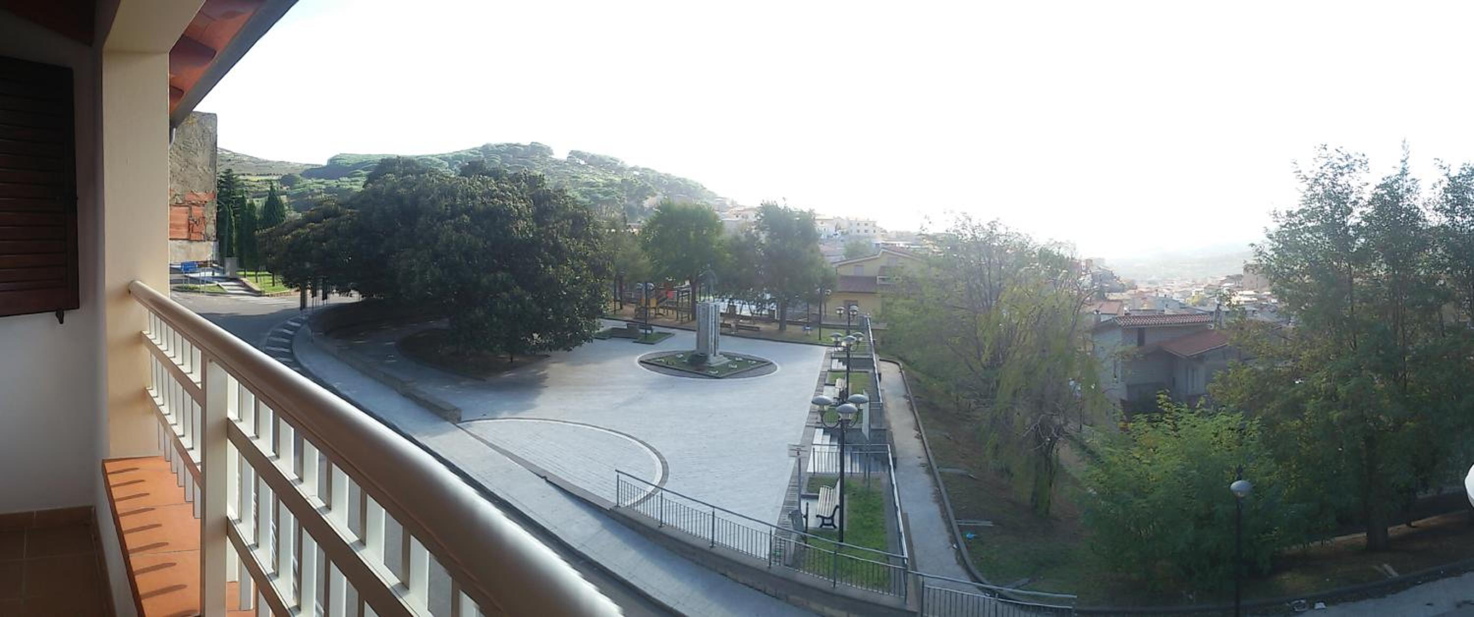 Double Room with Balcony - Photo 8