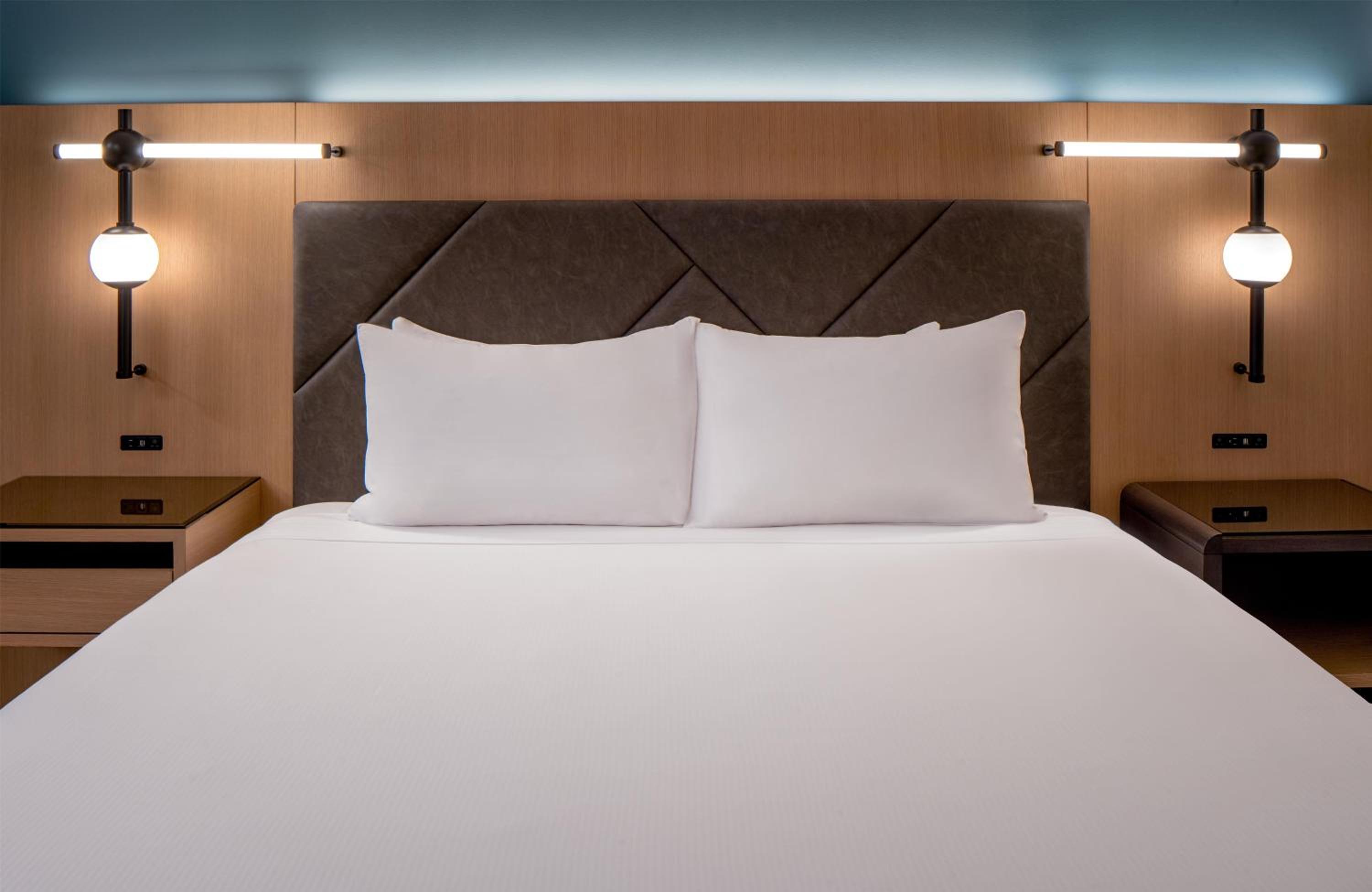 Queen Room with Two Queen Beds and Accessible Shower - Photo 7