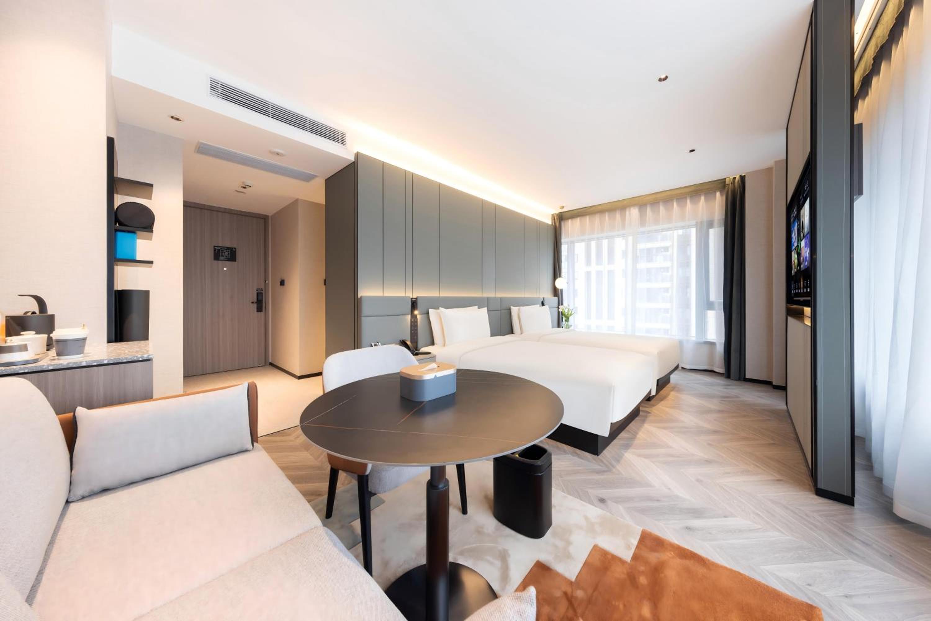 Jimu Twin Room with River View