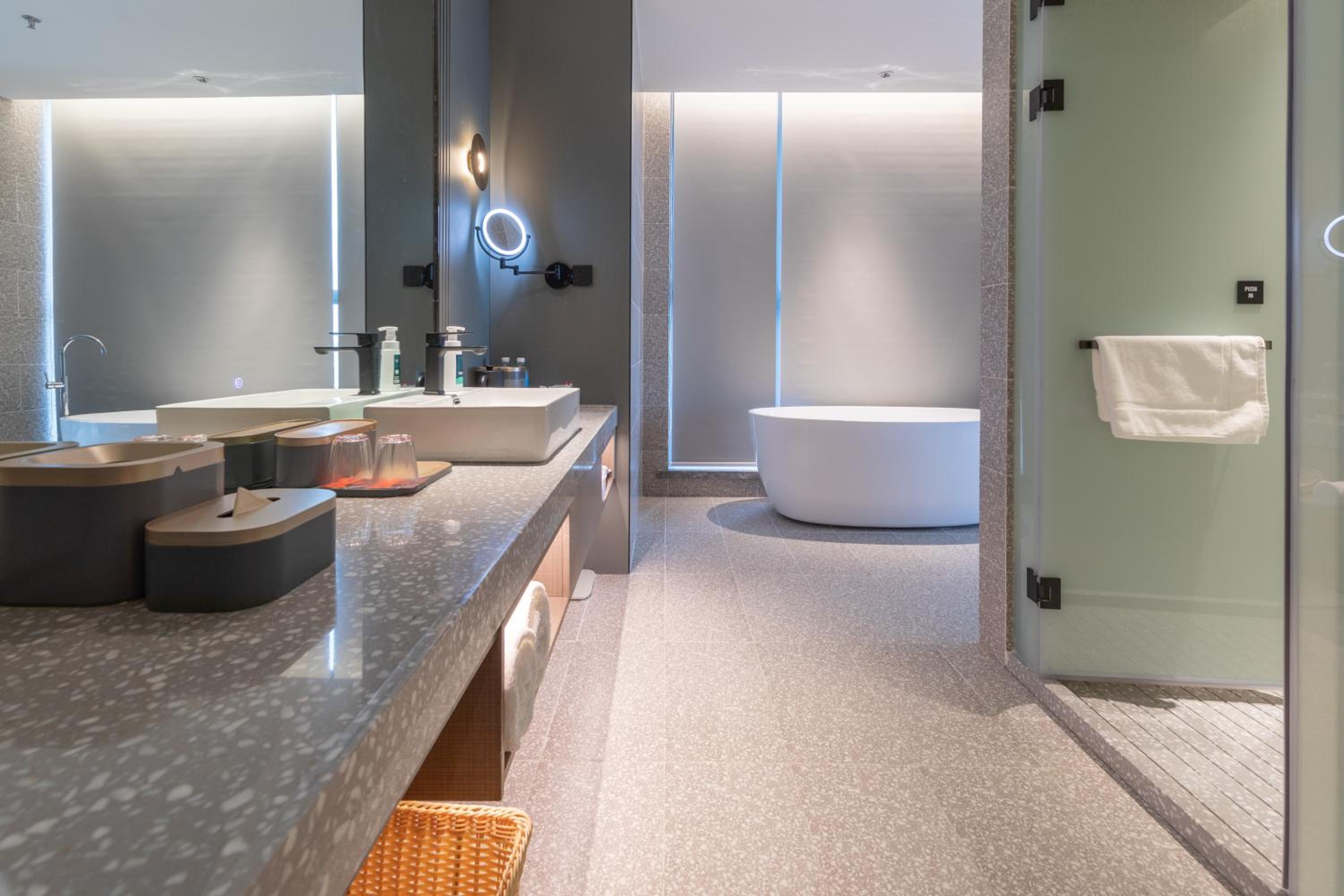 Jimu Suite with River View photo 3