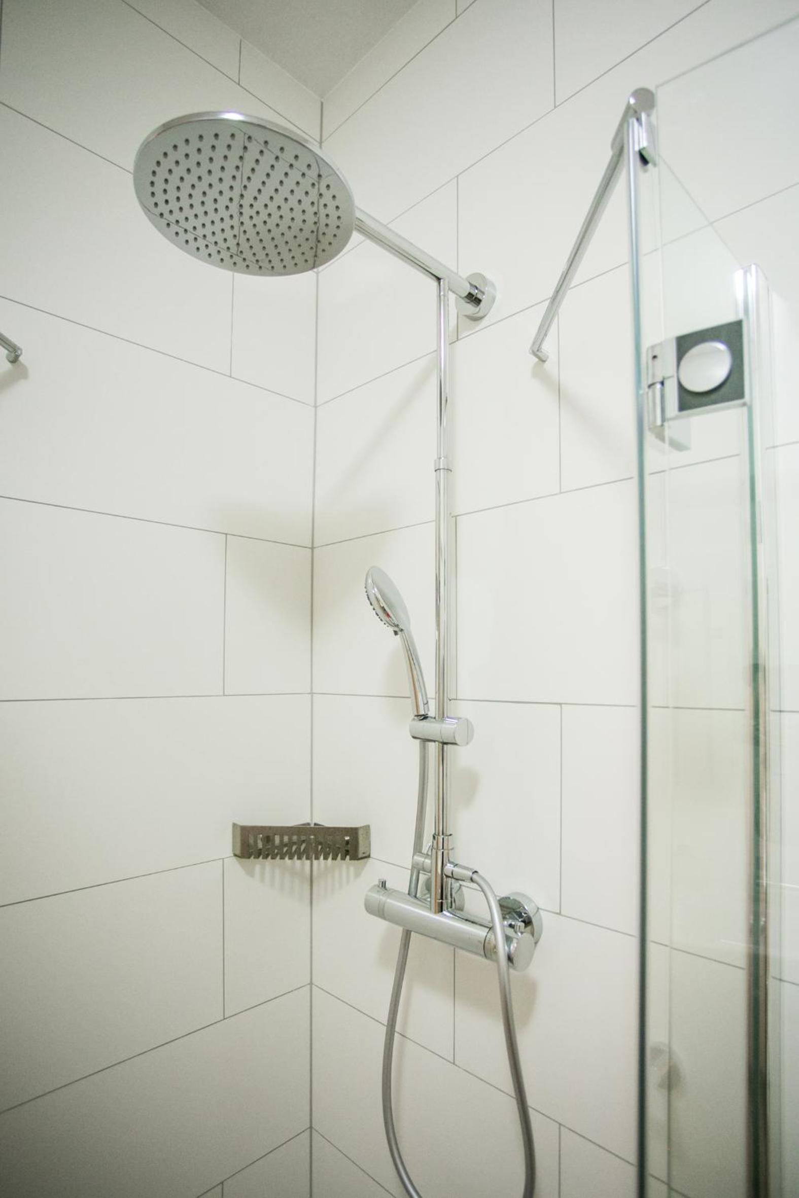 Single Room with Private Bathroom photo 2