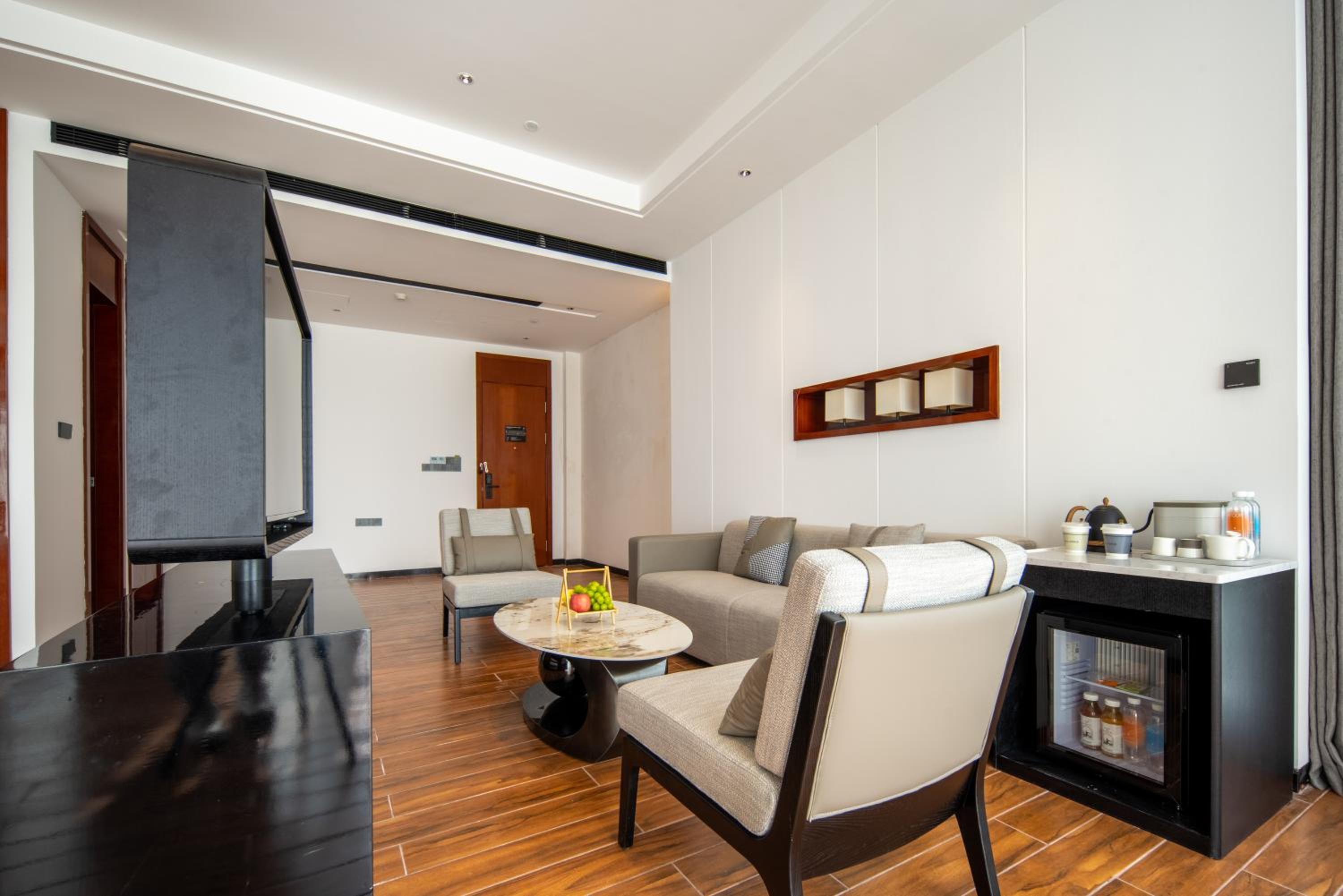 Jimu Suite with Balcony