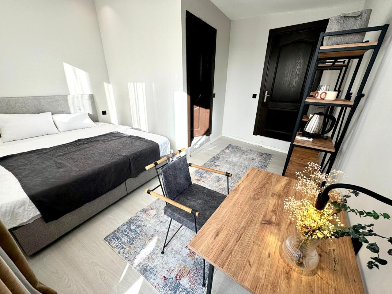 Studio with Balcony photo 1