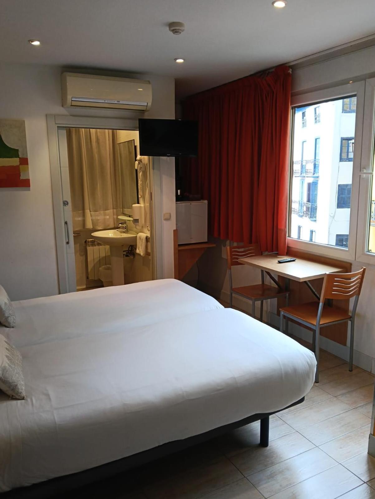Classic Quadruple Room photo 3