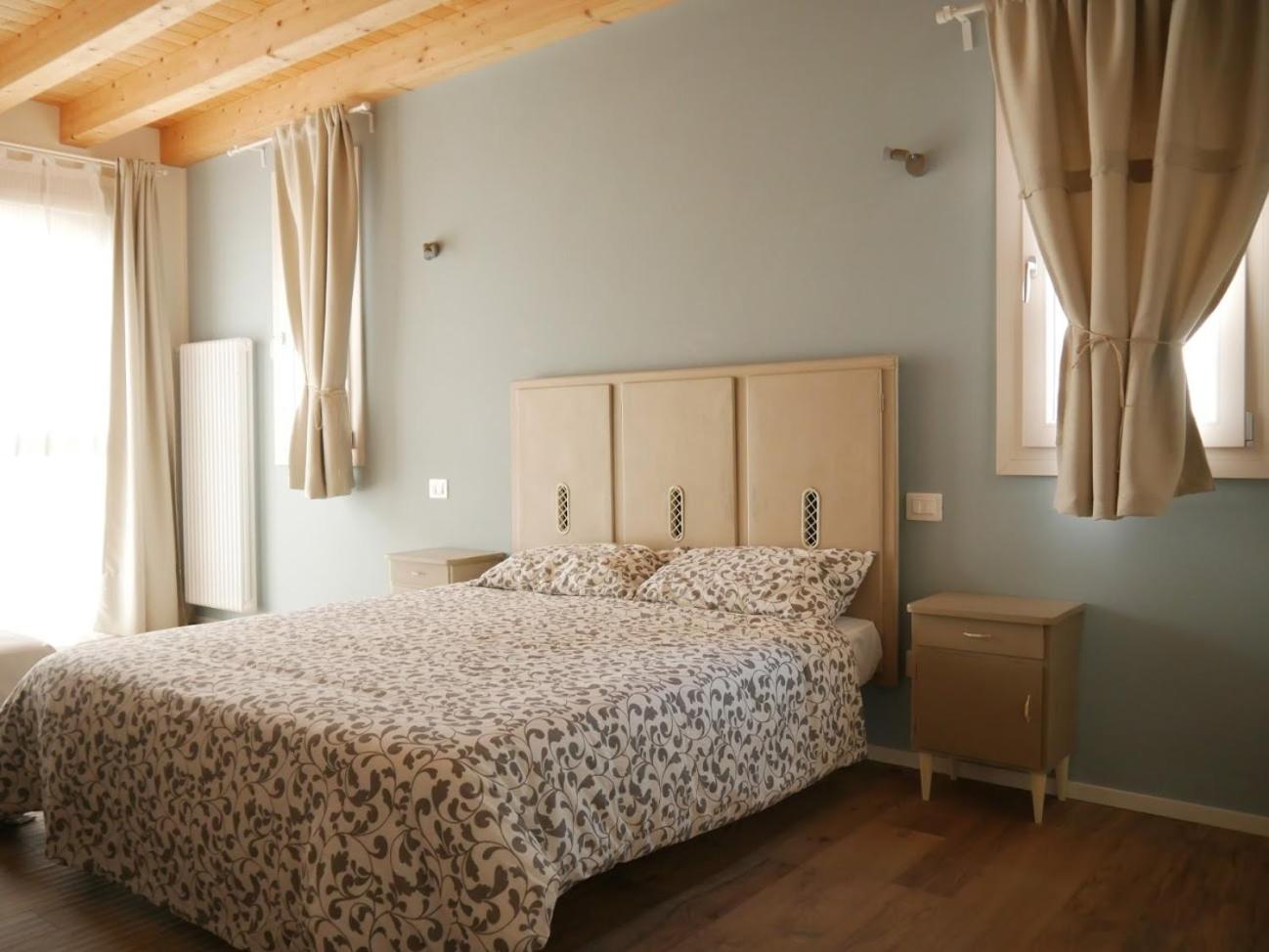 Double Room with Private Bathroom - Photo 4