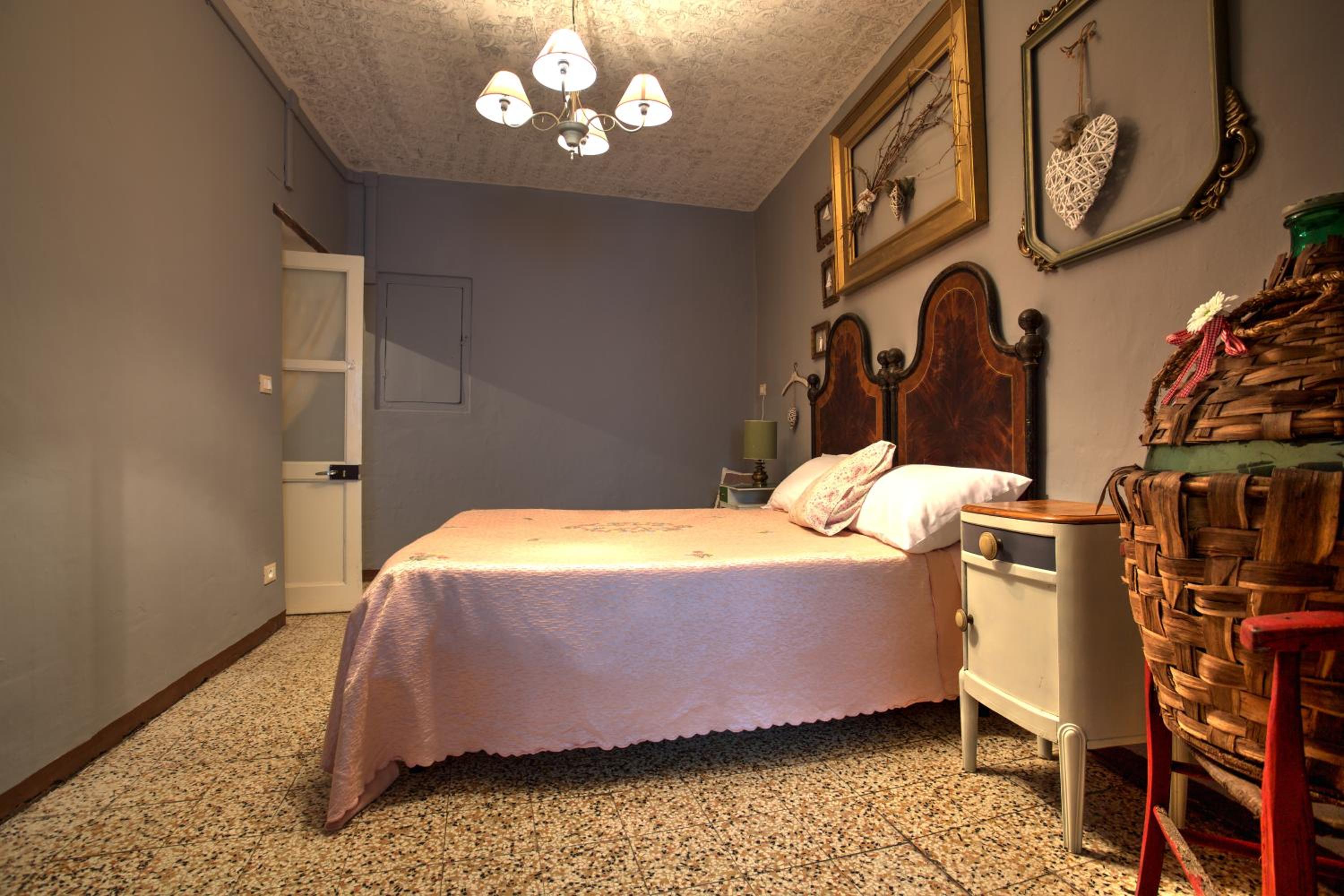 Double Room With Shared Bathroom - Mountain View
