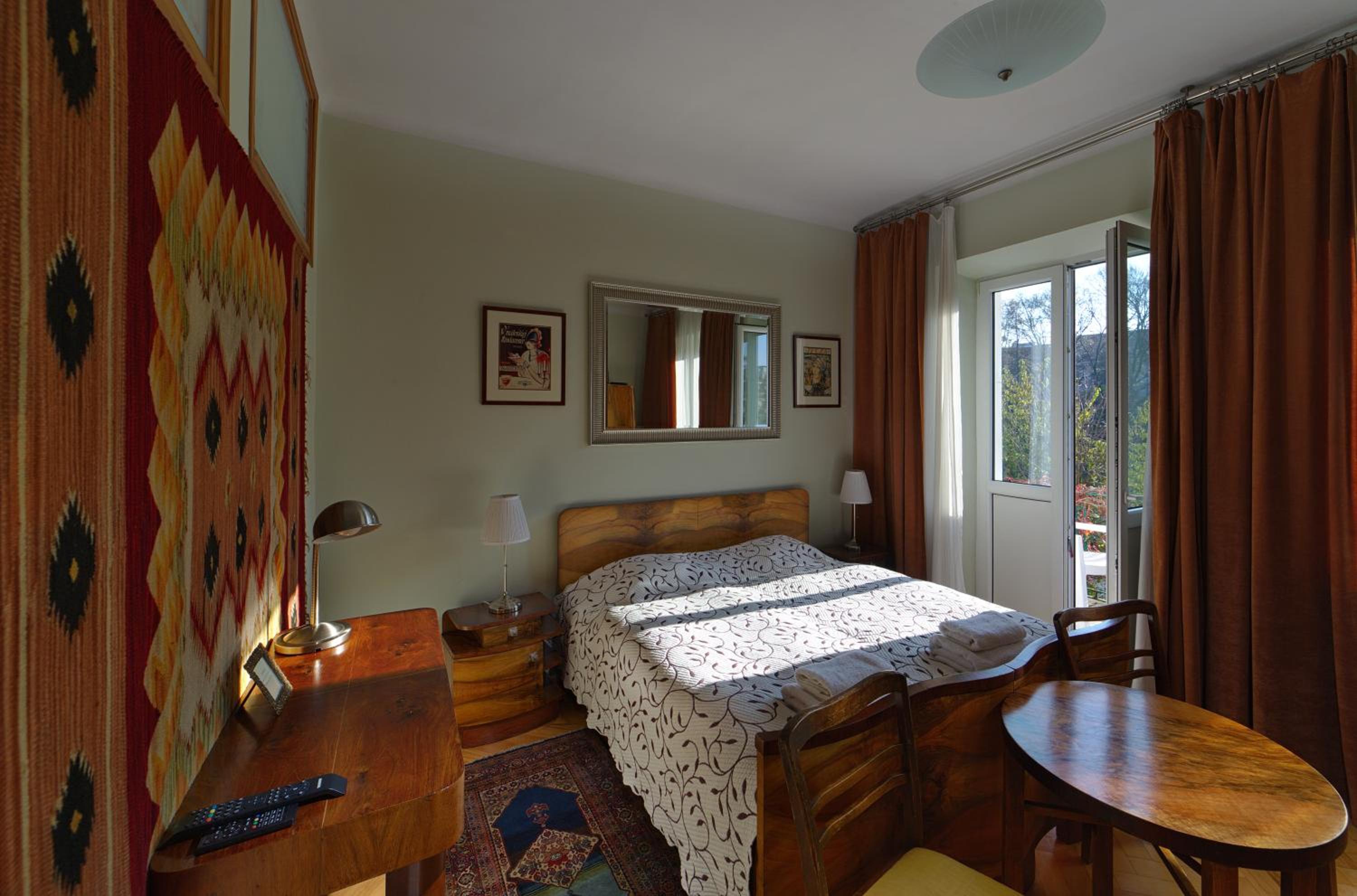 Apartment with Balcony - Photo 46