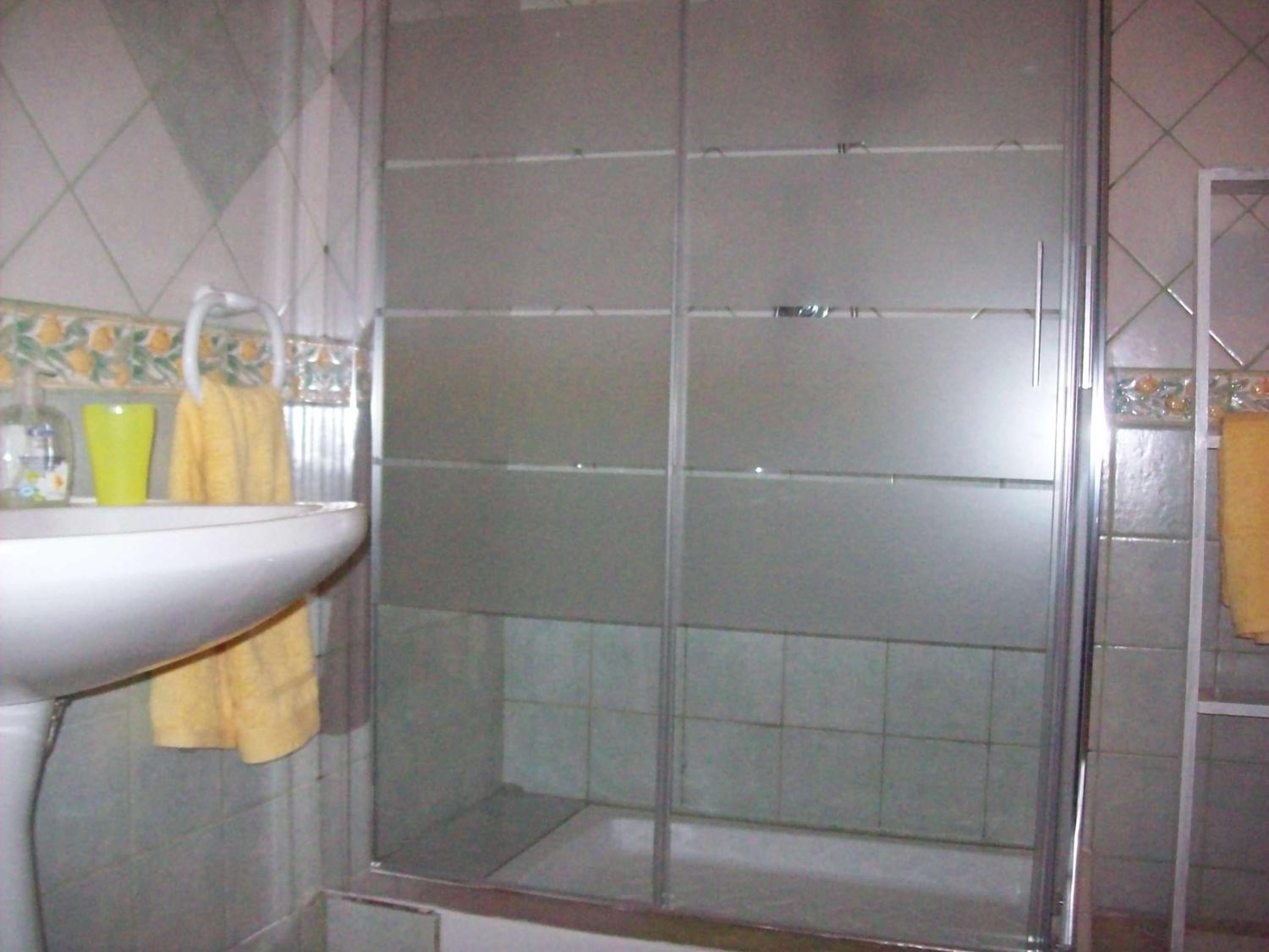 Double or Twin Room with Shared Bathroom photo 2
