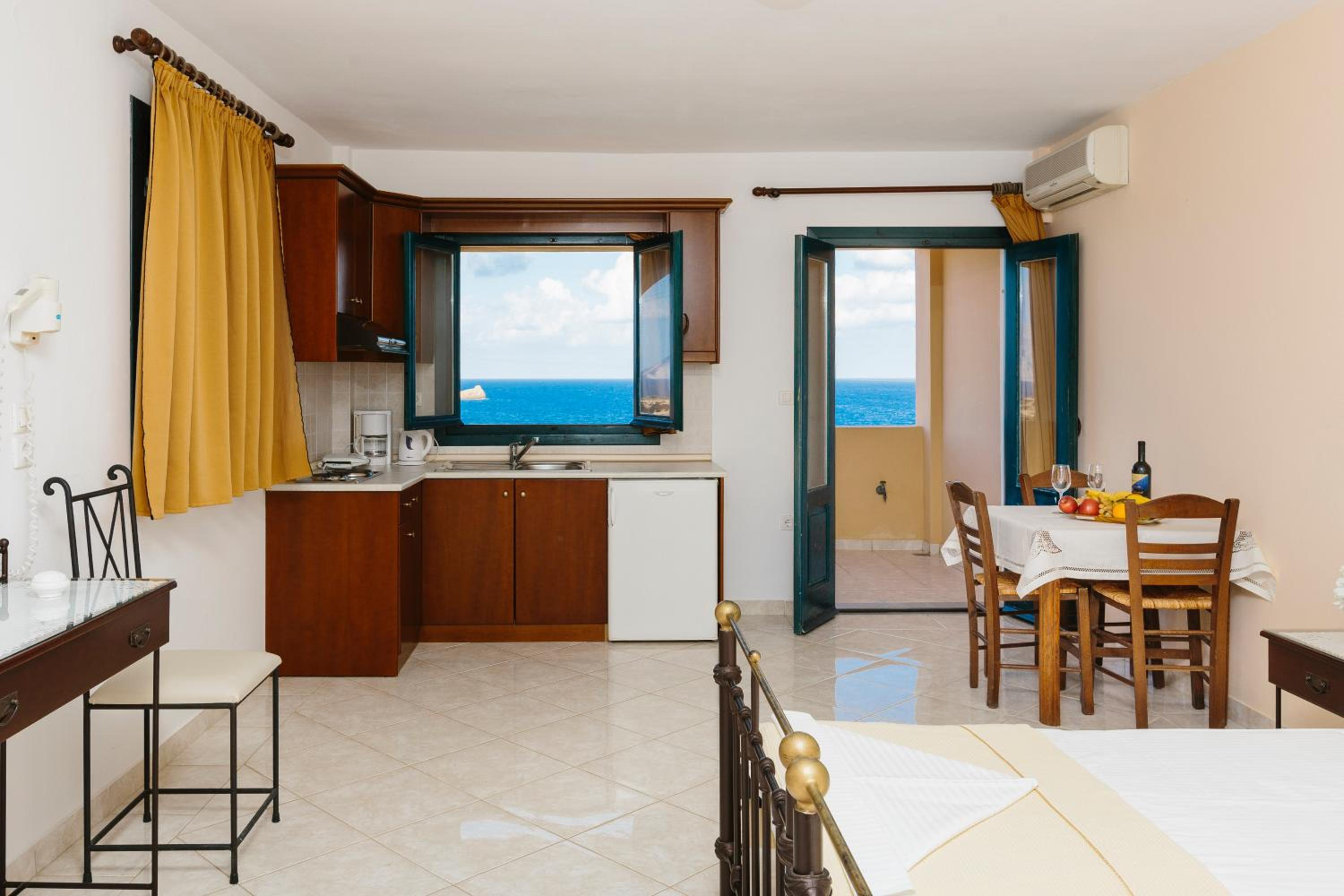 Studio with Sea View photo 3
