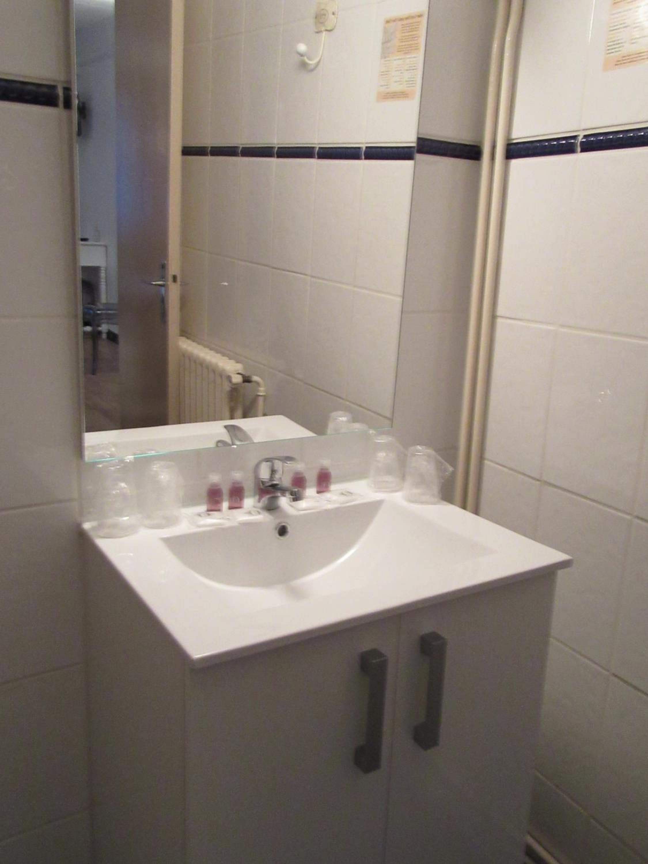 Superior Quadruple Room - Photo 6