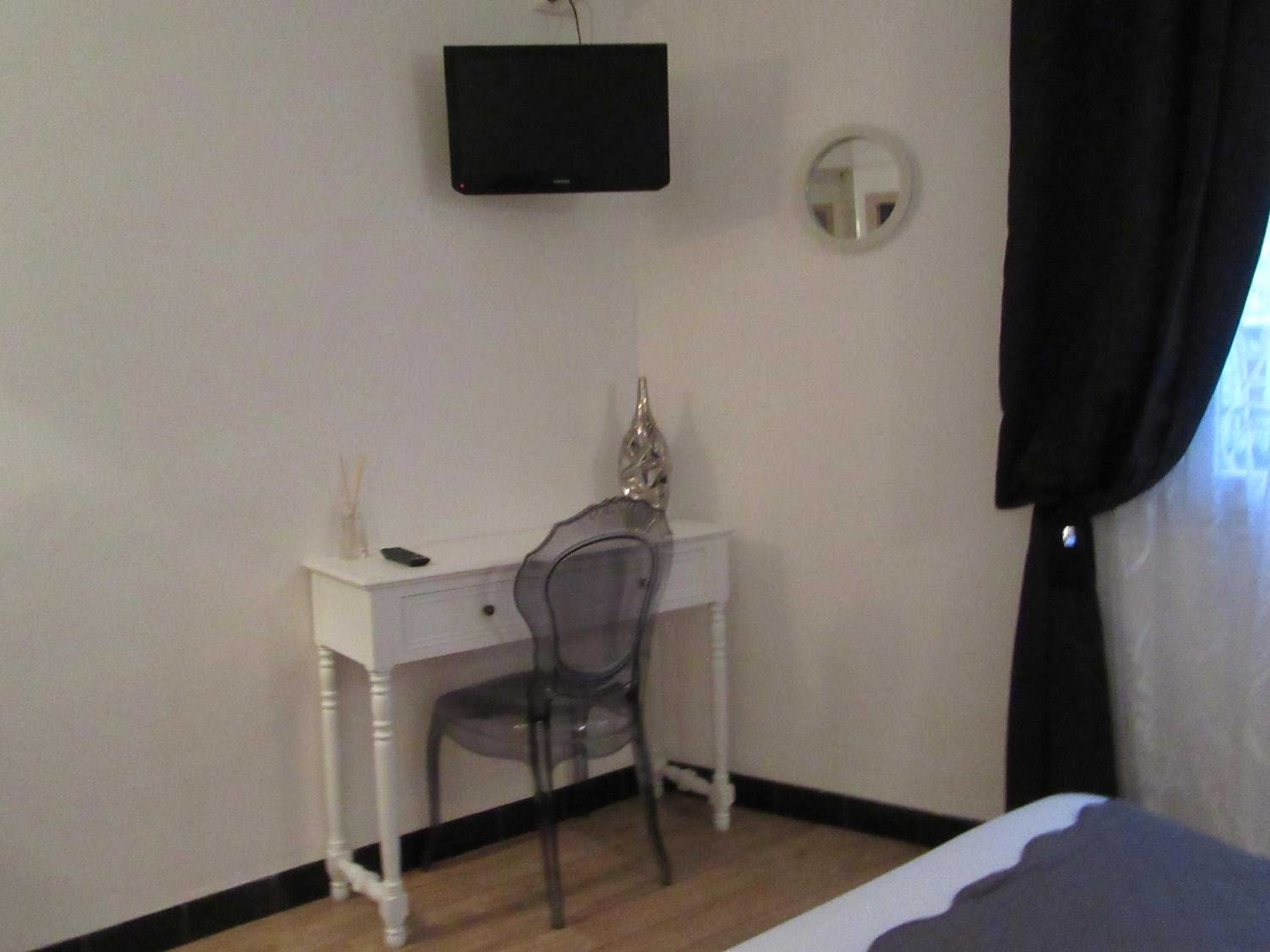 Superior Quadruple Room - Photo 7