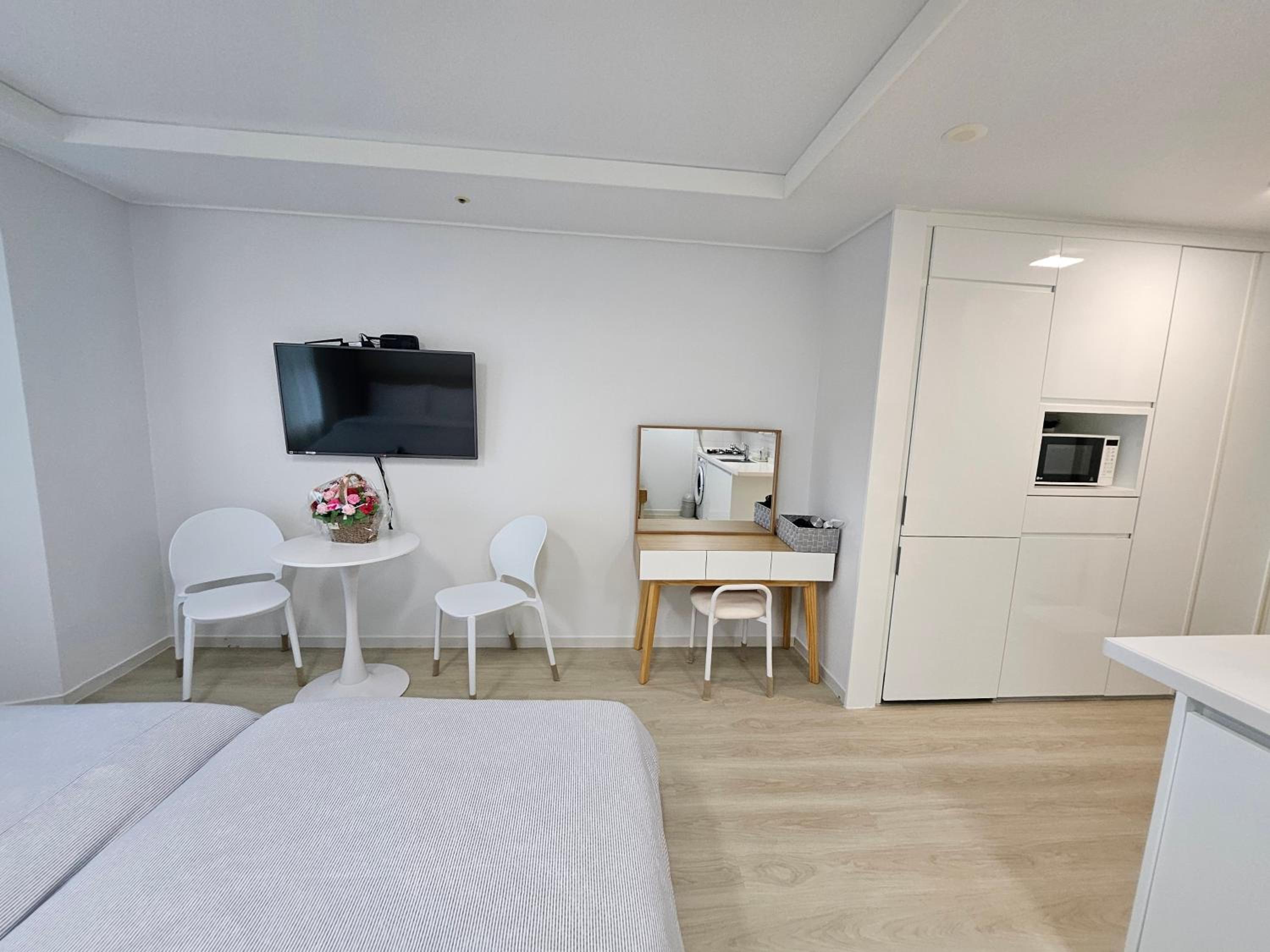Double or Twin Room with Partial Sea View