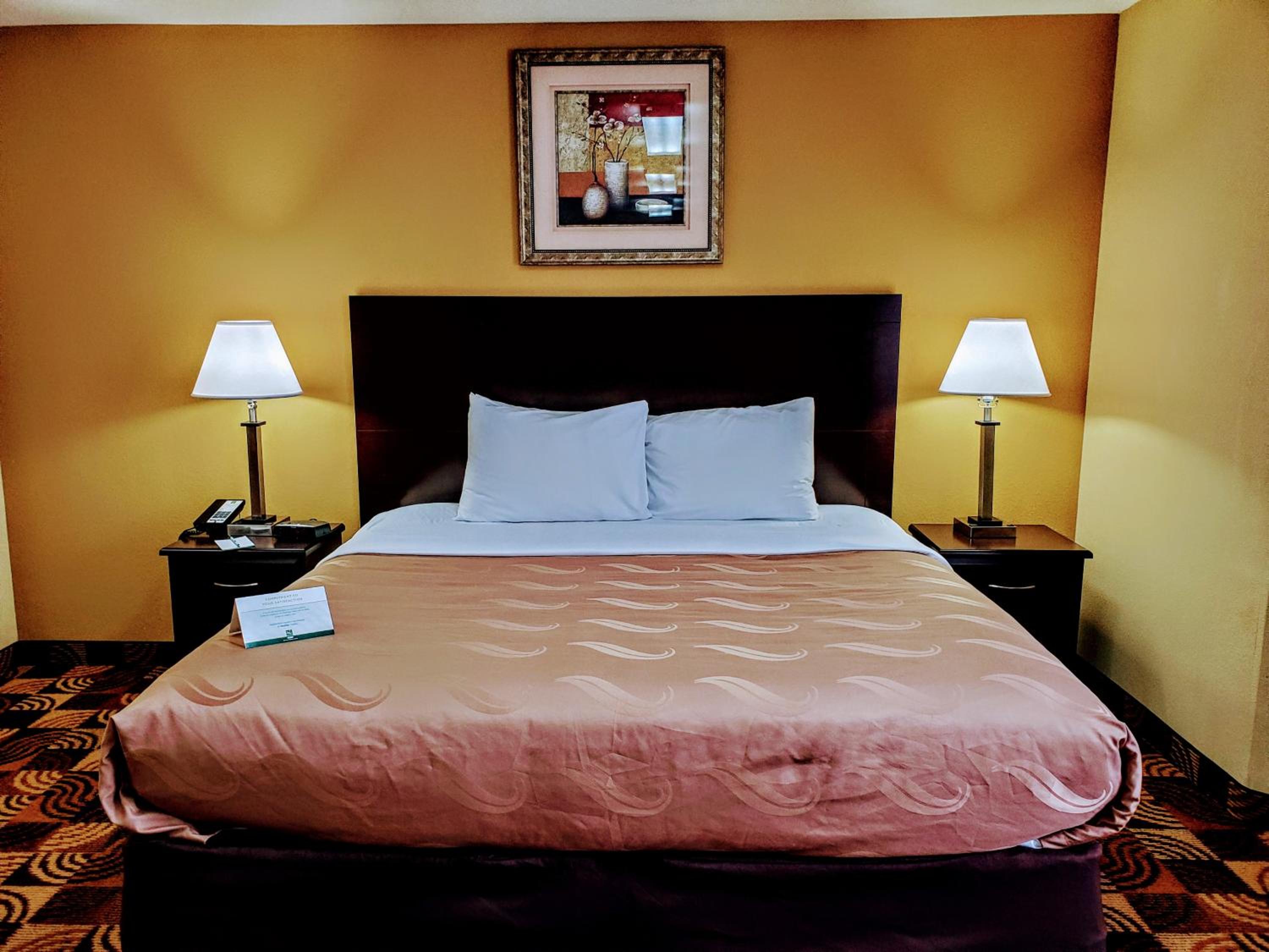 King Room - Non Smoking - Photo 4
